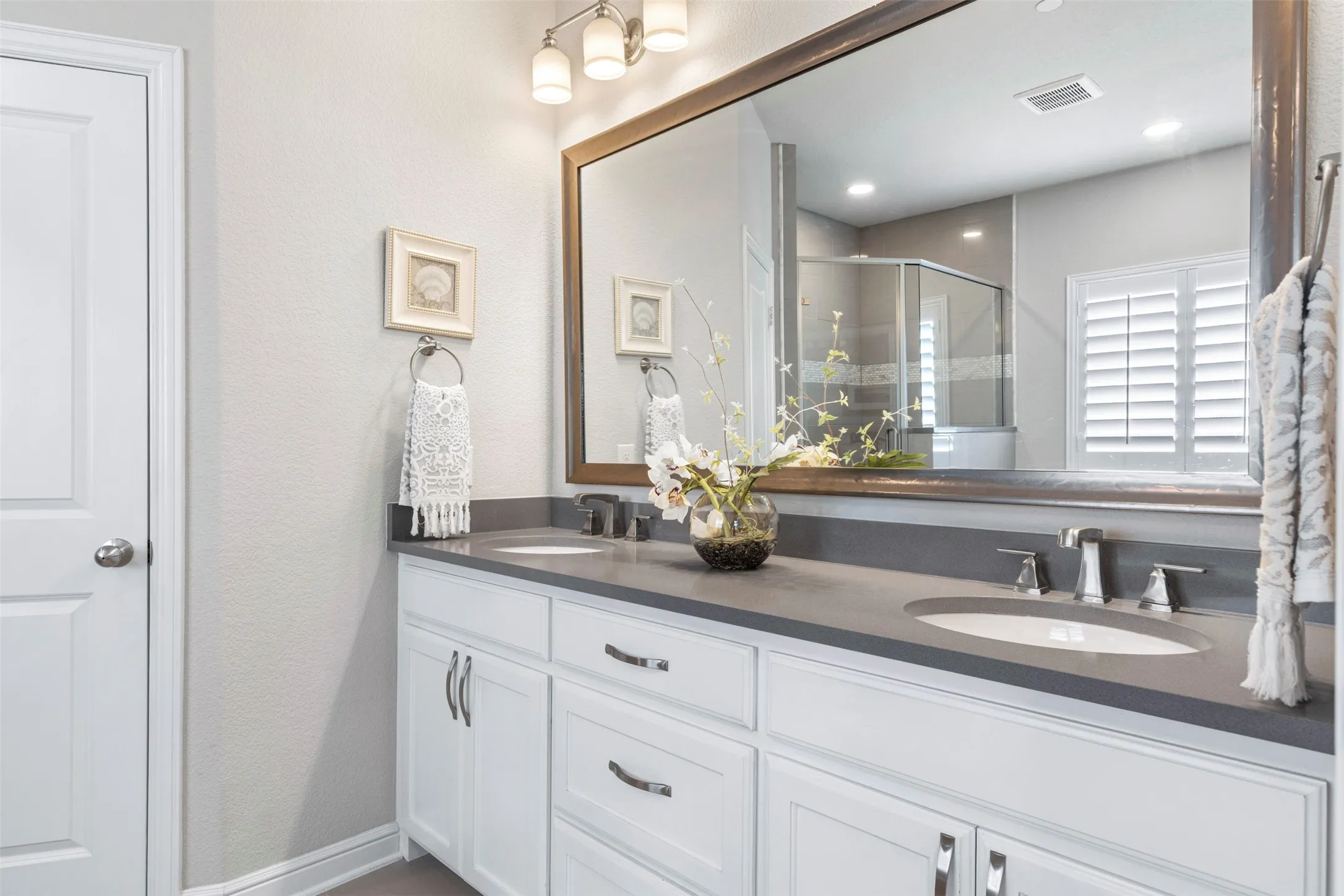 Townhouse For Sale in Collin County , 7609 Renaissance Boulevard, Mc Kinney, Texas 75070, 3 Bedroom, 3 Bathroom, 2 Garage spaces, 2,400 Sqft, built in 2017, mls#21264891, Real Estate Agent in Mc Kinney, Homes For Sale in Collin county, Homes For Sale in Mc Kinney, Realtor in Mc Kinney Texas, Real Estate Brokerage Independent Realty Texas, Luminita Cordes Realtor