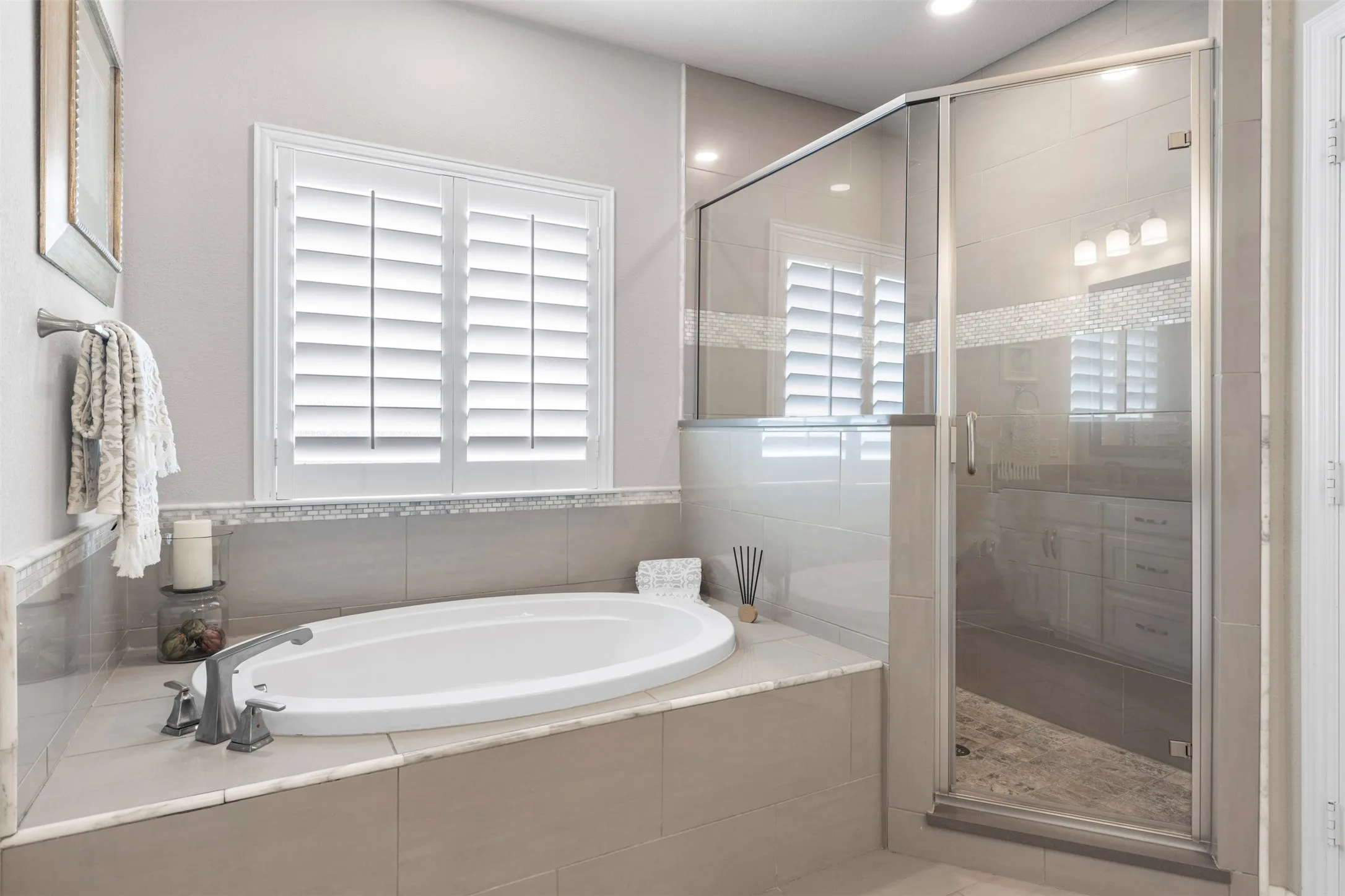 Townhouse For Sale in Collin County , 7609 Renaissance Boulevard, Mc Kinney, Texas 75070, 3 Bedroom, 3 Bathroom, 2 Garage spaces, 2,400 Sqft, built in 2017, mls#21264891, Real Estate Agent in Mc Kinney, Homes For Sale in Collin county, Homes For Sale in Mc Kinney, Realtor in Mc Kinney Texas, Real Estate Brokerage Independent Realty Texas, Luminita Cordes Realtor