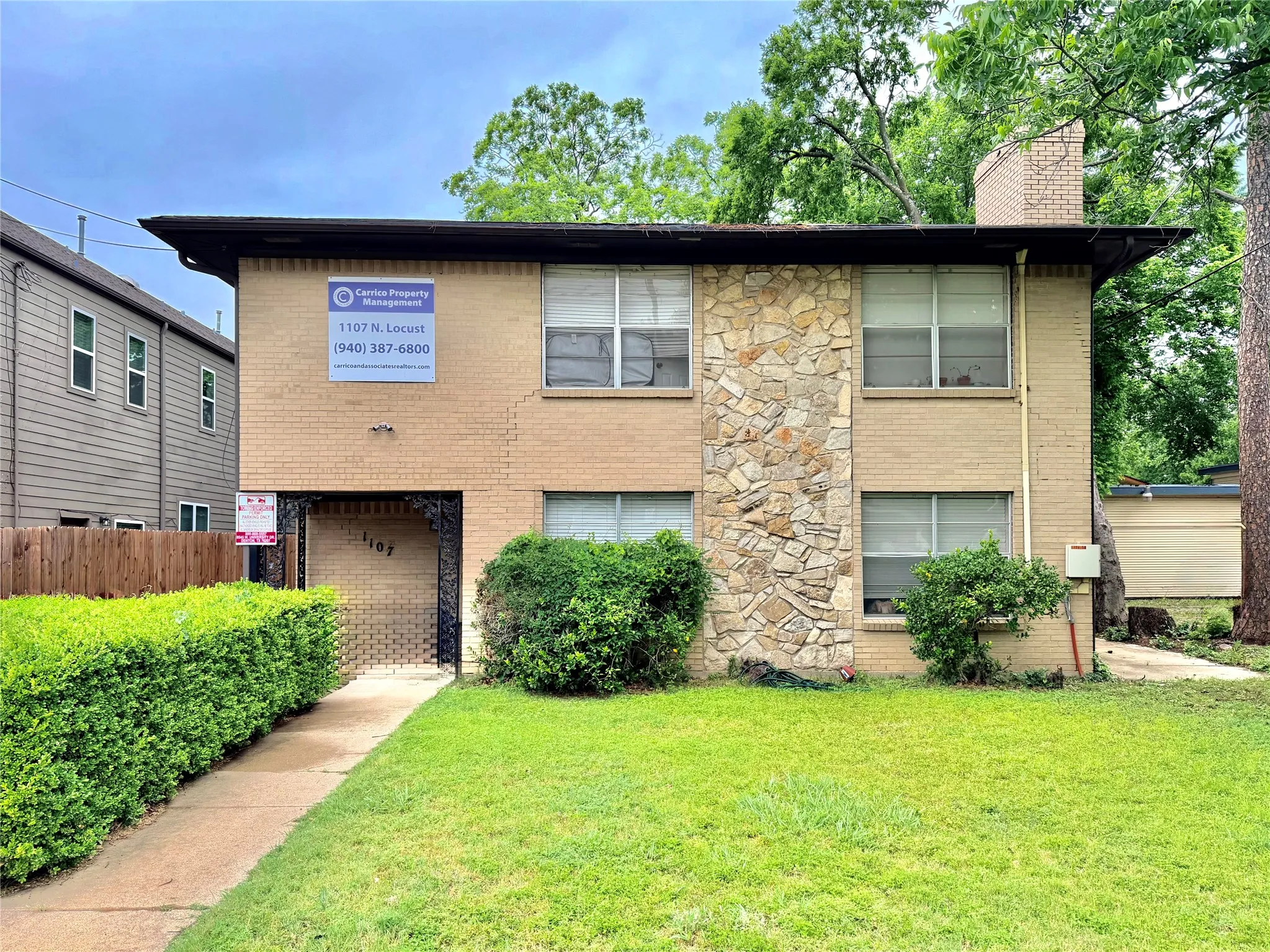 Apartment For Rent in Denton County , 1107 N Locust Street 3, Denton, Texas 76201, 1 Bedroom, 1 Bathroom, Garage spaces, 450 Sqft, built in 1984, mls#21274174, Real Estate Agent in Denton, Homes For Rent in Denton county, Homes For Rent in Denton, Realtor in Denton Texas, Real Estate Brokerage Independent Realty Texas, Luminita Cordes Realtor