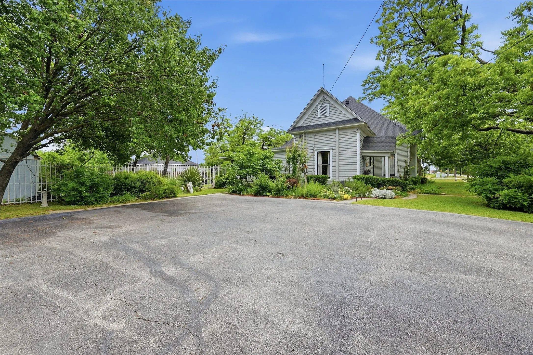 Office For Sale in Collin County , 202 E Main Street, Celina, Texas 75009, 0, 0, Garage spaces, 0 Sqft, built in 1915, Price $2,200,000, mls#21269266, Real Estate Agent in Celina, Homes For Sale in Collin county, Homes For Sale in Celina, Realtor in Celina Texas, Real Estate Brokerage Independent Realty Texas, Luminita Cordes Realtor