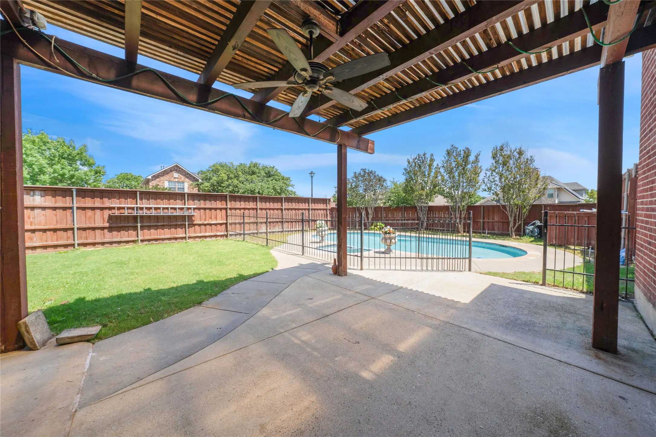 Single Family Residence For Sale in Dallas County , 202 Brittany Drive, Coppell, Texas 75019, 5 Bedroom, 4 Bathroom, 2 Garage spaces, 4,136 Sqft, built in 1996, mls#21273653, Real Estate Agent in Coppell, Homes For Sale in Dallas county, Homes For Sale in Coppell, Realtor in Coppell Texas, Real Estate Brokerage Independent Realty Texas, Luminita Cordes Realtor