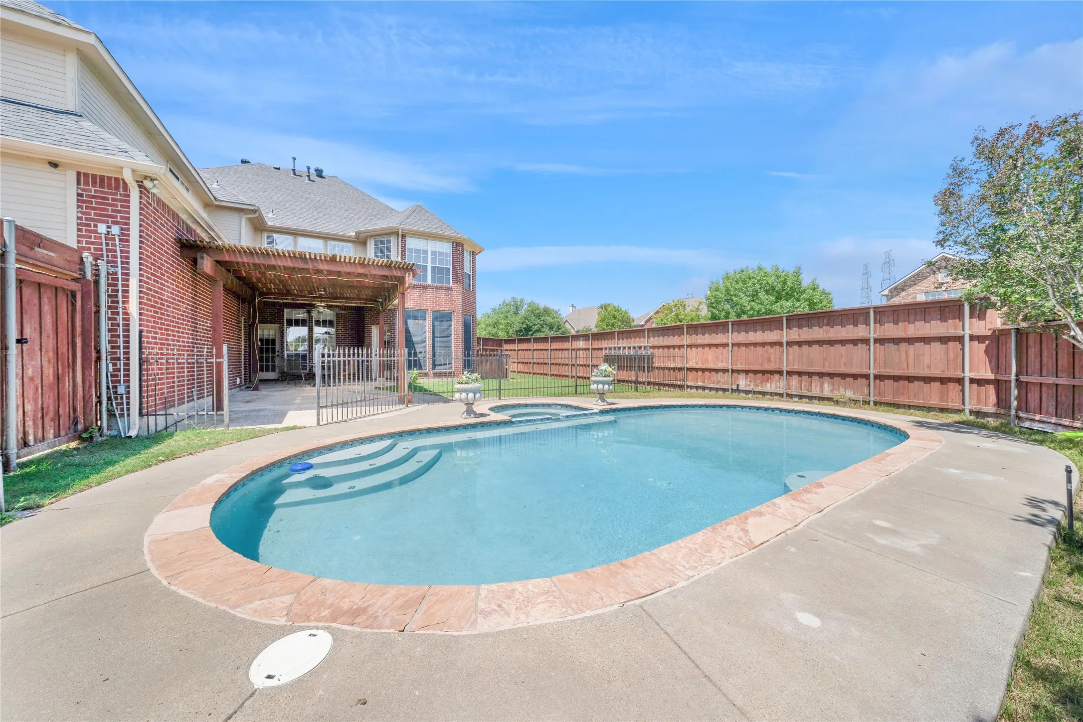 Single Family Residence For Sale in Dallas County , 202 Brittany Drive, Coppell, Texas 75019, 5 Bedroom, 4 Bathroom, 2 Garage spaces, 4,136 Sqft, built in 1996, mls#21273653, Real Estate Agent in Coppell, Homes For Sale in Dallas county, Homes For Sale in Coppell, Realtor in Coppell Texas, Real Estate Brokerage Independent Realty Texas, Luminita Cordes Realtor