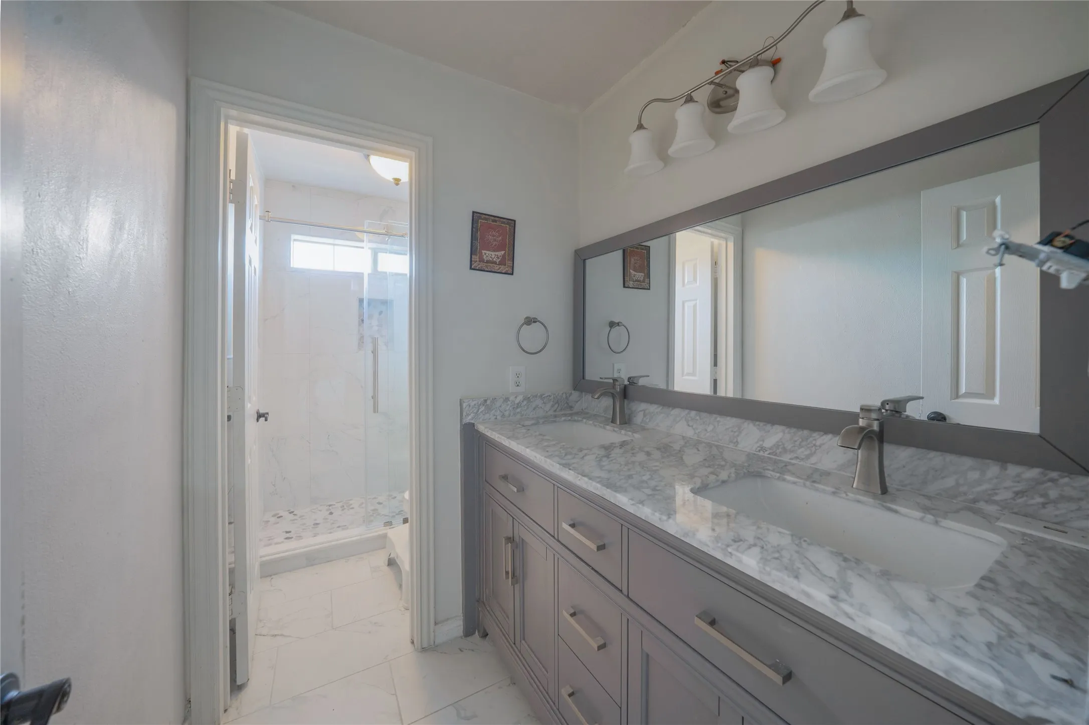 Single Family Residence For Sale in Dallas County , 202 Brittany Drive, Coppell, Texas 75019, 5 Bedroom, 4 Bathroom, 2 Garage spaces, 4,136 Sqft, built in 1996, mls#21273653, Real Estate Agent in Coppell, Homes For Sale in Dallas county, Homes For Sale in Coppell, Realtor in Coppell Texas, Real Estate Brokerage Independent Realty Texas, Luminita Cordes Realtor