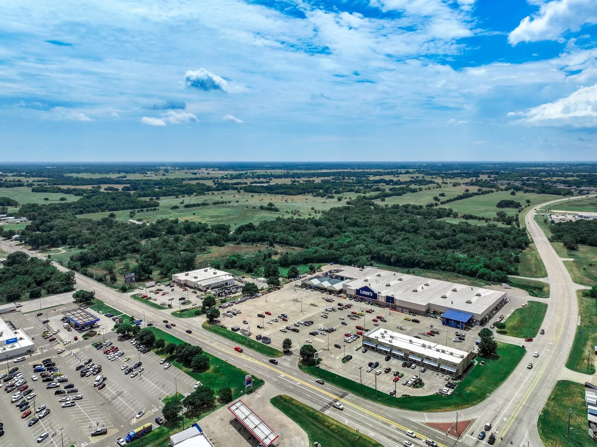 Unimproved Land For Sale in Hopkins County , 16 Acres S Broadway Street, Sulphur Springs, Texas 75482, 0, 0, Garage spaces, 0 Sqft, built in 1900, Price $550,000, mls#21274201, Real Estate Agent in Sulphur Springs, Homes For Sale in Hopkins county, Homes For Sale in Sulphur Springs, Realtor in Sulphur Springs Texas, Real Estate Brokerage Independent Realty Texas, Luminita Cordes Realtor