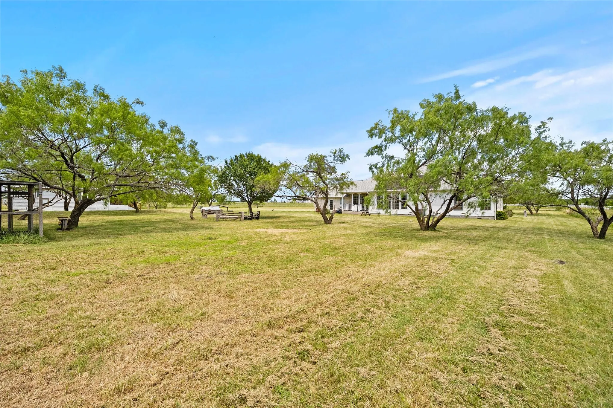 Single Family Residence For Sale in Hunt County , 5476 County Road 2646, Royse City, Texas 75189, 3 Bedroom, 2 Bathroom, 2 Garage spaces, 2,354 Sqft, built in 1999, mls#21271516, Real Estate Agent in Royse City, Homes For Sale in Hunt county, Homes For Sale in Royse City, Realtor in Royse City Texas, Real Estate Brokerage Independent Realty Texas, Luminita Cordes Realtor