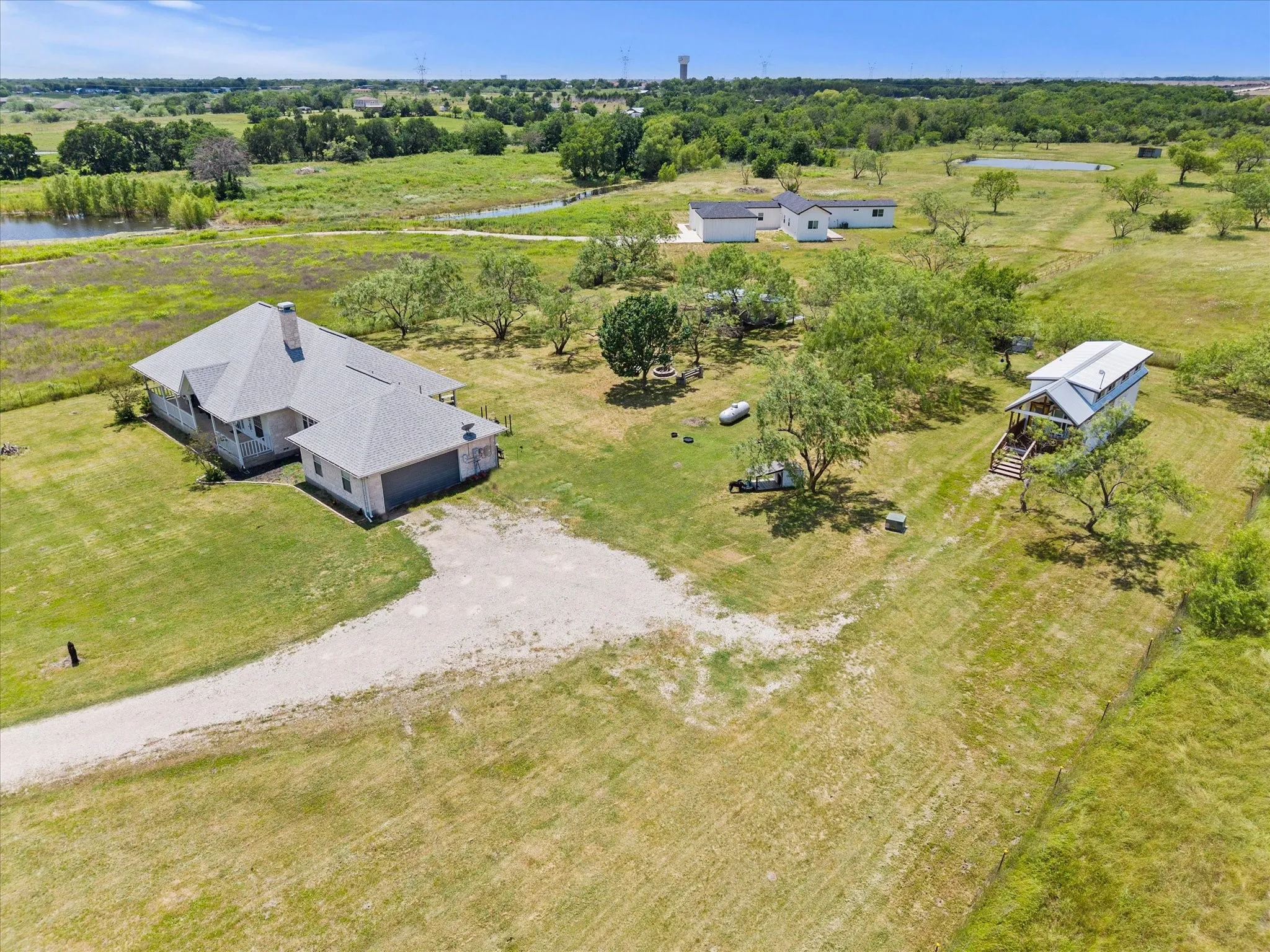 Single Family Residence For Sale in Hunt County , 5476 County Road 2646, Royse City, Texas 75189, 3 Bedroom, 2 Bathroom, 2 Garage spaces, 2,354 Sqft, built in 1999, mls#21271516, Real Estate Agent in Royse City, Homes For Sale in Hunt county, Homes For Sale in Royse City, Realtor in Royse City Texas, Real Estate Brokerage Independent Realty Texas, Luminita Cordes Realtor