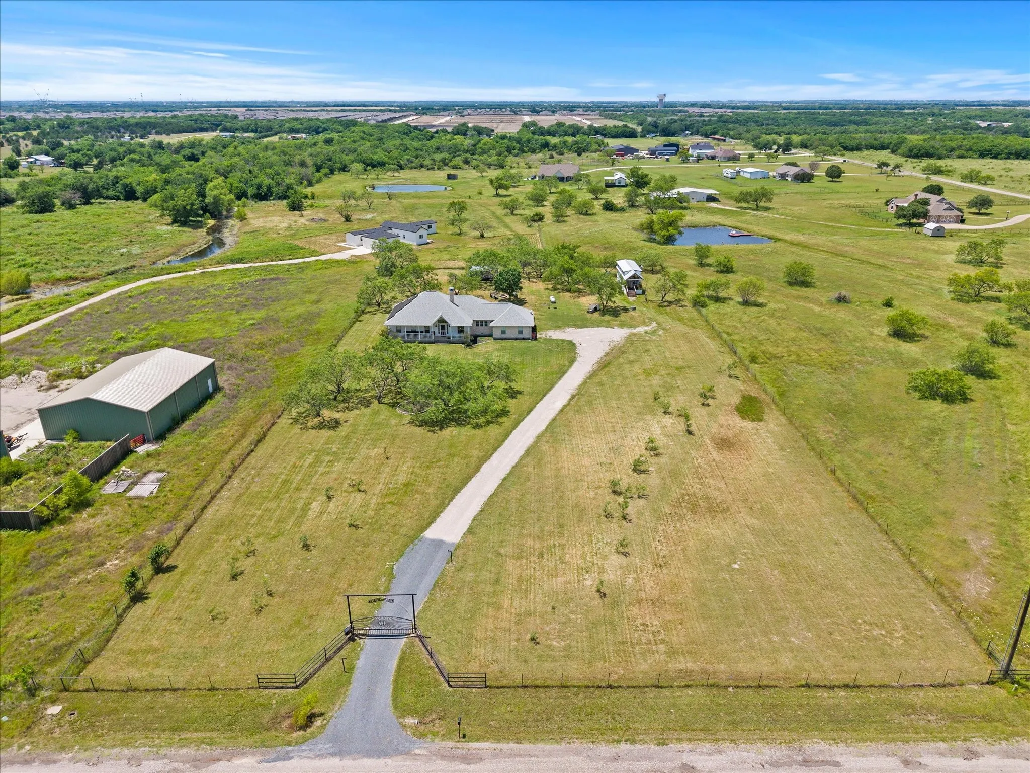 Single Family Residence For Sale in Hunt County , 5476 County Road 2646, Royse City, Texas 75189, 3 Bedroom, 2 Bathroom, 2 Garage spaces, 2,354 Sqft, built in 1999, mls#21271516, Real Estate Agent in Royse City, Homes For Sale in Hunt county, Homes For Sale in Royse City, Realtor in Royse City Texas, Real Estate Brokerage Independent Realty Texas, Luminita Cordes Realtor