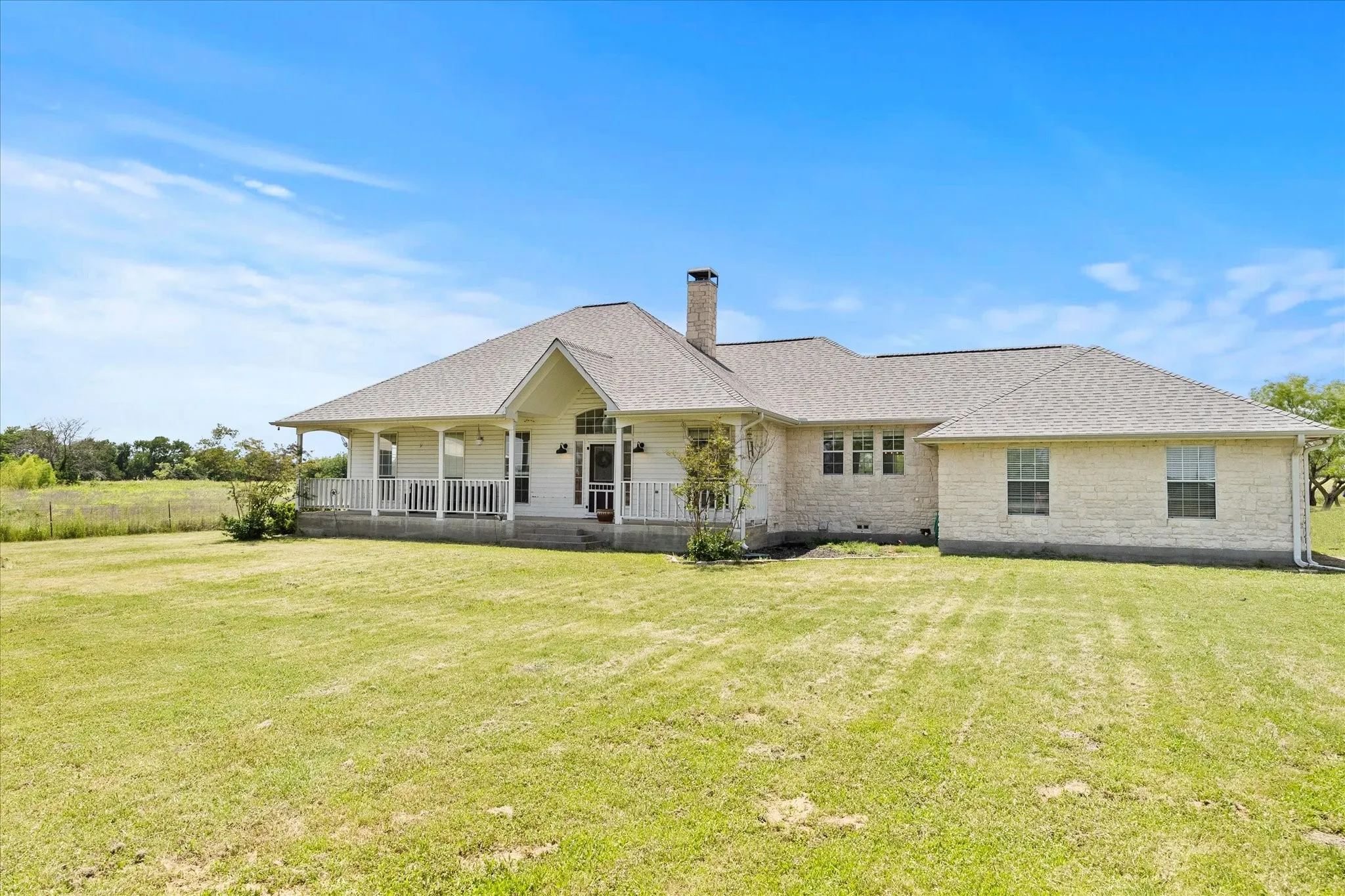 Single Family Residence For Sale in Hunt County , 5476 County Road 2646, Royse City, Texas 75189, 3 Bedroom, 2 Bathroom, 2 Garage spaces, 2,354 Sqft, built in 1999, mls#21271516, Real Estate Agent in Royse City, Homes For Sale in Hunt county, Homes For Sale in Royse City, Realtor in Royse City Texas, Real Estate Brokerage Independent Realty Texas, Luminita Cordes Realtor