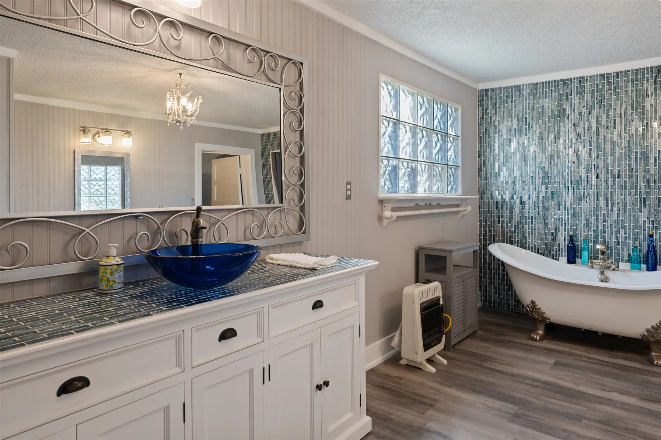 Single Family Residence For Sale in Kaufman County , 508 N Virginia Street, Terrell, Texas 75160, 5 Bedroom, 3 Bathroom, 3 Garage spaces, 3,464 Sqft, built in 1917, mls#21274223, Real Estate Agent in Terrell, Homes For Sale in Kaufman county, Homes For Sale in Terrell, Realtor in Terrell Texas, Real Estate Brokerage Independent Realty Texas, Luminita Cordes Realtor