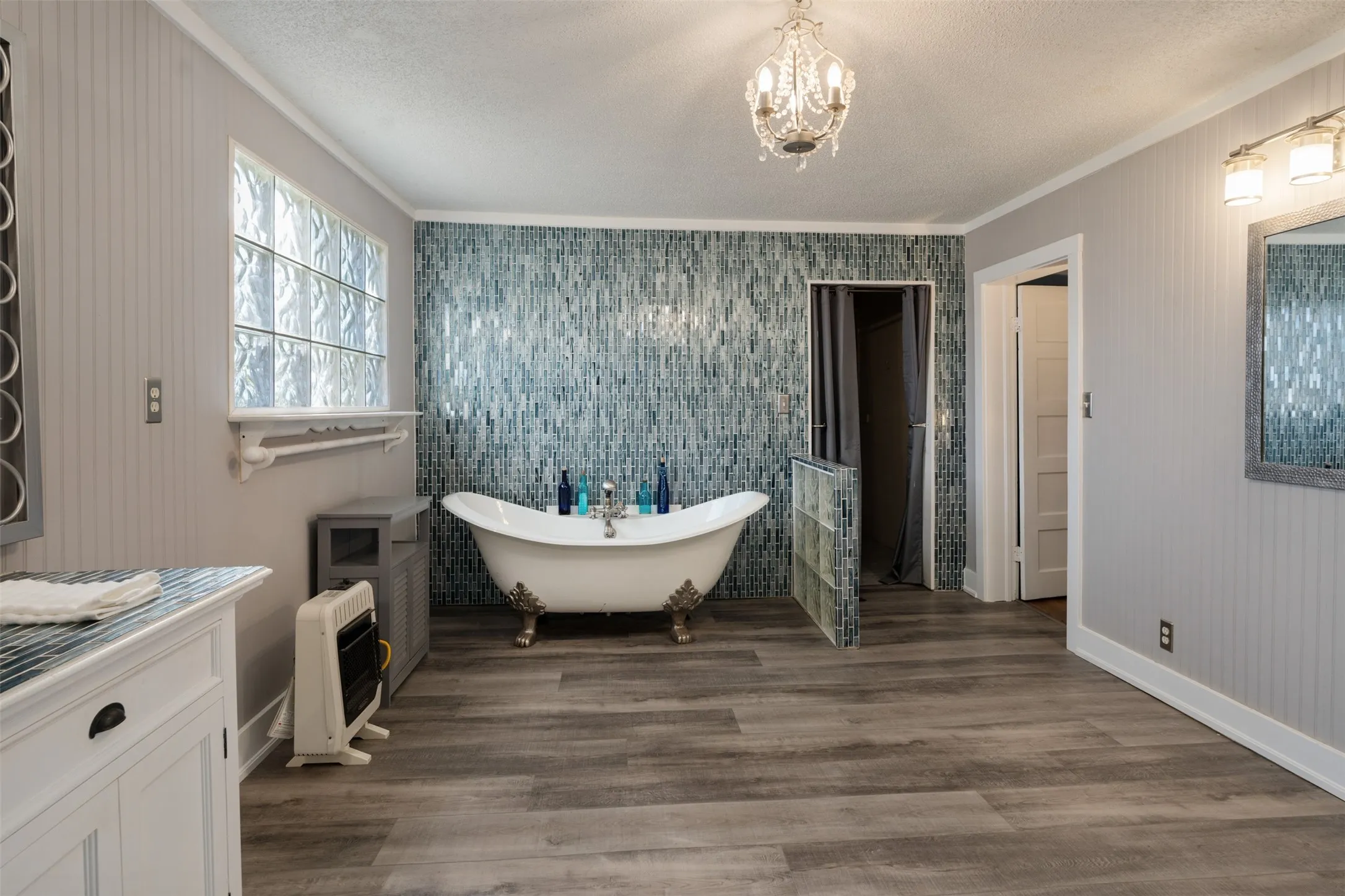 Single Family Residence For Sale in Kaufman County , 508 N Virginia Street, Terrell, Texas 75160, 5 Bedroom, 3 Bathroom, 3 Garage spaces, 3,464 Sqft, built in 1917, mls#21274223, Real Estate Agent in Terrell, Homes For Sale in Kaufman county, Homes For Sale in Terrell, Realtor in Terrell Texas, Real Estate Brokerage Independent Realty Texas, Luminita Cordes Realtor