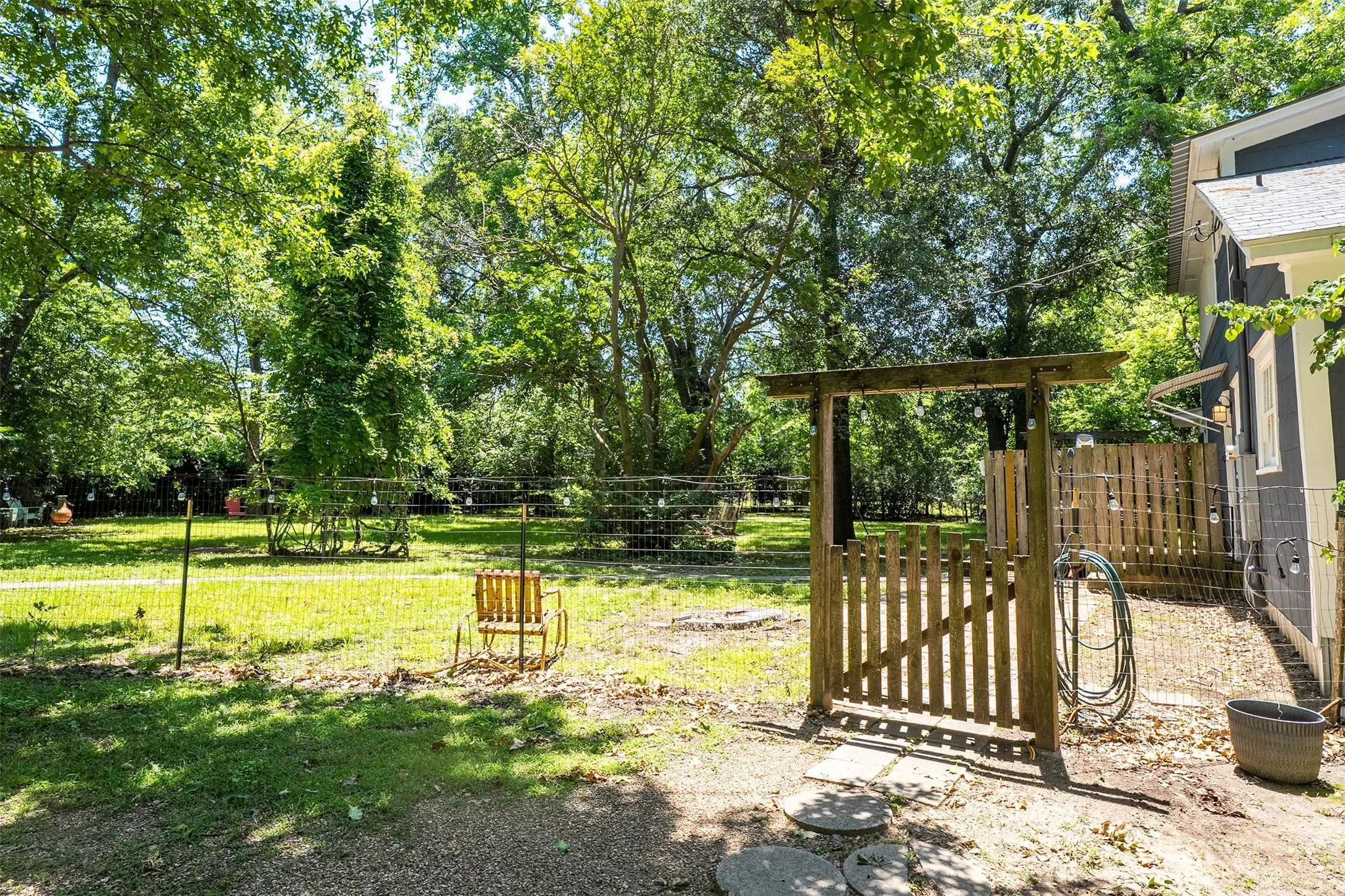 Single Family Residence For Sale in Kaufman County , 508 N Virginia Street, Terrell, Texas 75160, 5 Bedroom, 3 Bathroom, 3 Garage spaces, 3,464 Sqft, built in 1917, mls#21274223, Real Estate Agent in Terrell, Homes For Sale in Kaufman county, Homes For Sale in Terrell, Realtor in Terrell Texas, Real Estate Brokerage Independent Realty Texas, Luminita Cordes Realtor