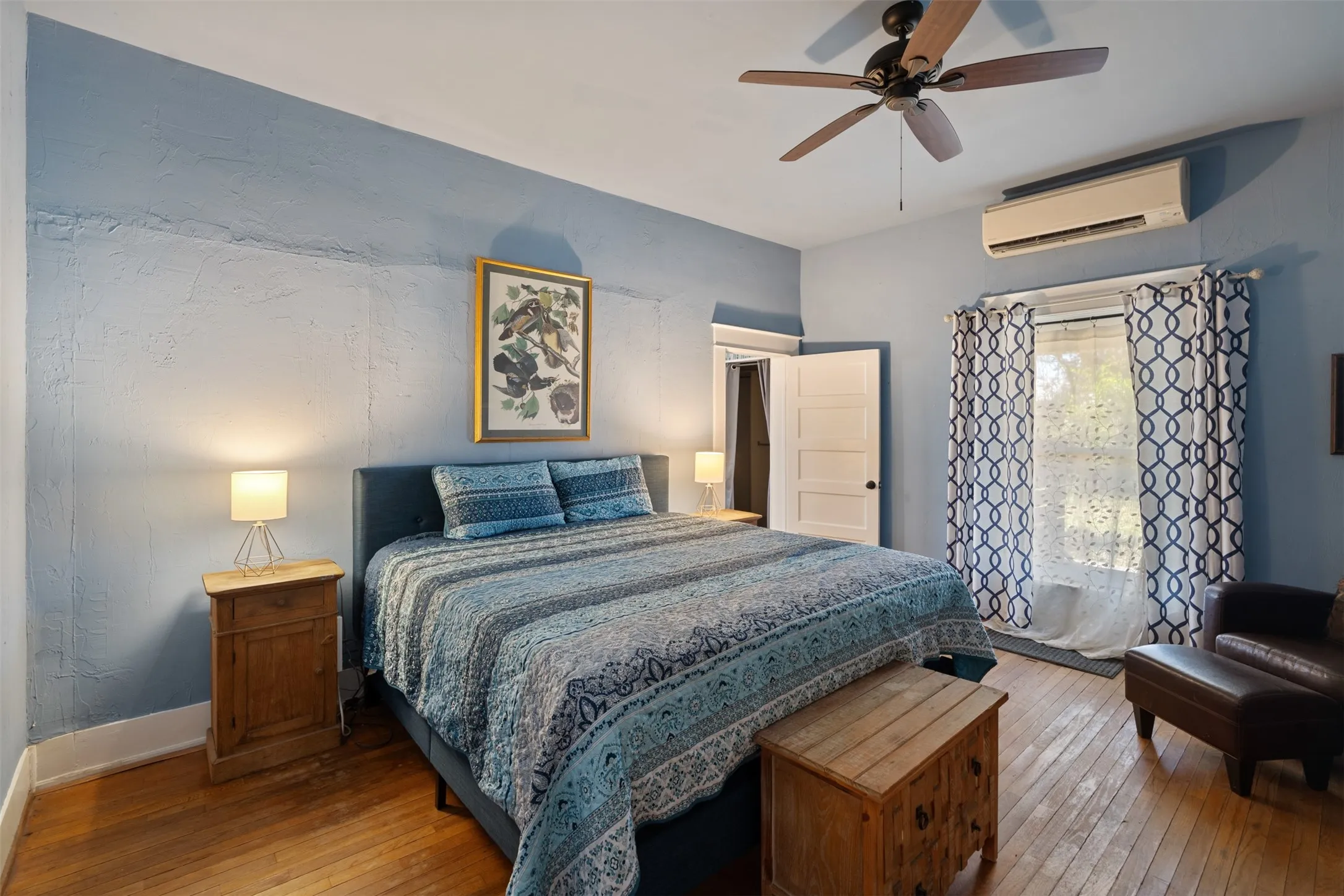 Single Family Residence For Sale in Kaufman County , 508 N Virginia Street, Terrell, Texas 75160, 5 Bedroom, 3 Bathroom, 3 Garage spaces, 3,464 Sqft, built in 1917, mls#21274223, Real Estate Agent in Terrell, Homes For Sale in Kaufman county, Homes For Sale in Terrell, Realtor in Terrell Texas, Real Estate Brokerage Independent Realty Texas, Luminita Cordes Realtor