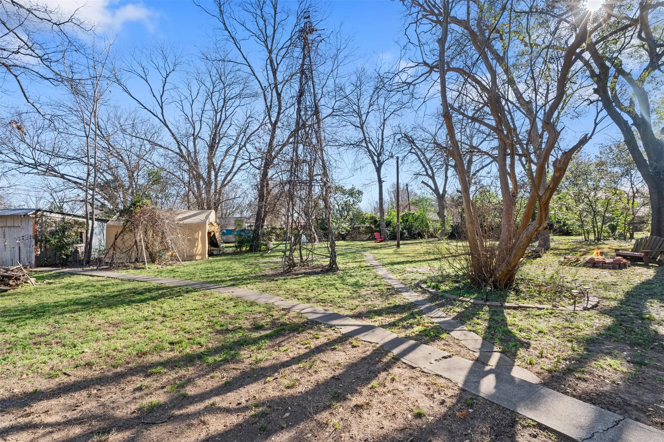Single Family Residence For Sale in Kaufman County , 508 N Virginia Street, Terrell, Texas 75160, 5 Bedroom, 3 Bathroom, 3 Garage spaces, 3,464 Sqft, built in 1917, mls#21274223, Real Estate Agent in Terrell, Homes For Sale in Kaufman county, Homes For Sale in Terrell, Realtor in Terrell Texas, Real Estate Brokerage Independent Realty Texas, Luminita Cordes Realtor