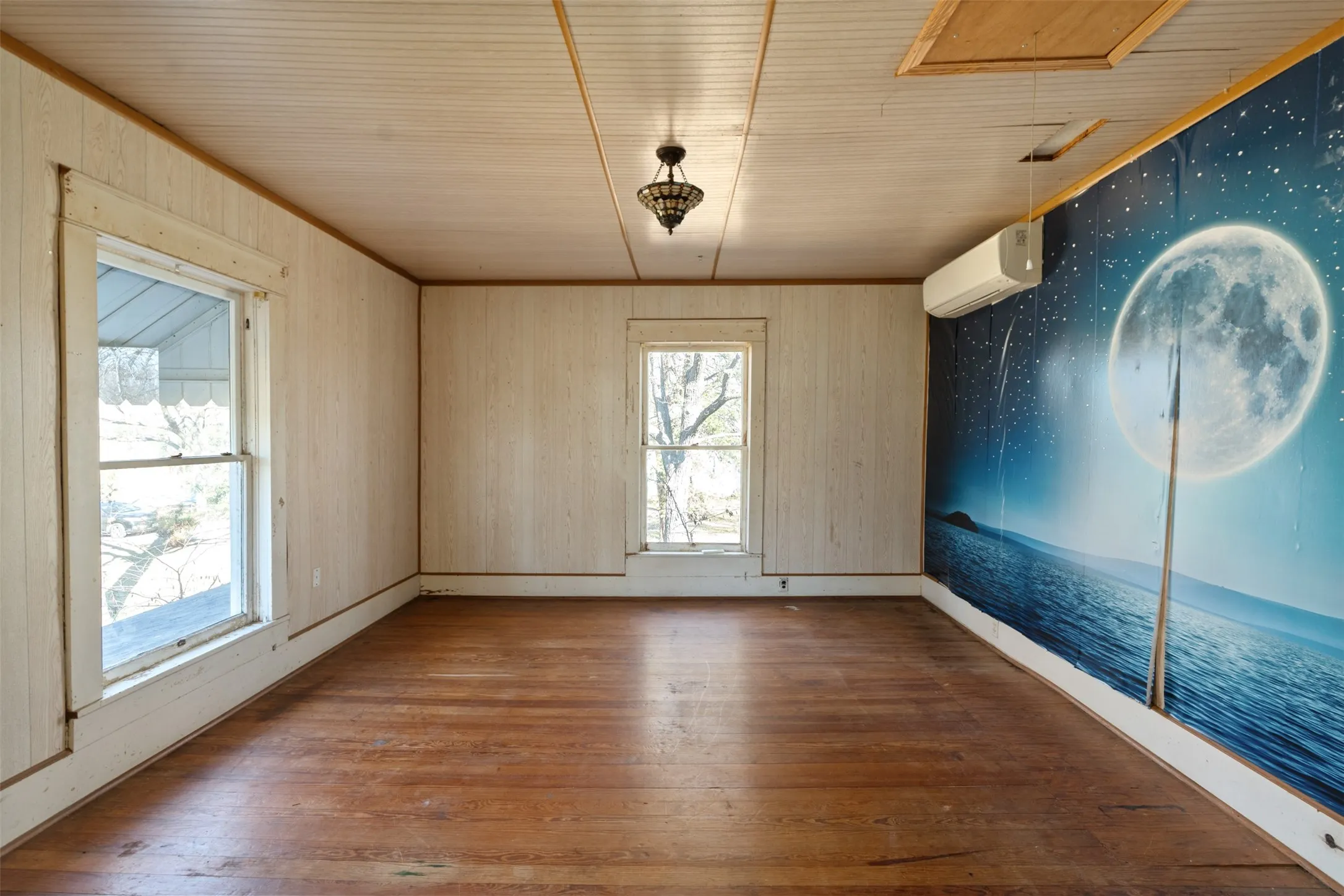 Single Family Residence For Sale in Kaufman County , 508 N Virginia Street, Terrell, Texas 75160, 5 Bedroom, 3 Bathroom, 3 Garage spaces, 3,464 Sqft, built in 1917, mls#21274223, Real Estate Agent in Terrell, Homes For Sale in Kaufman county, Homes For Sale in Terrell, Realtor in Terrell Texas, Real Estate Brokerage Independent Realty Texas, Luminita Cordes Realtor