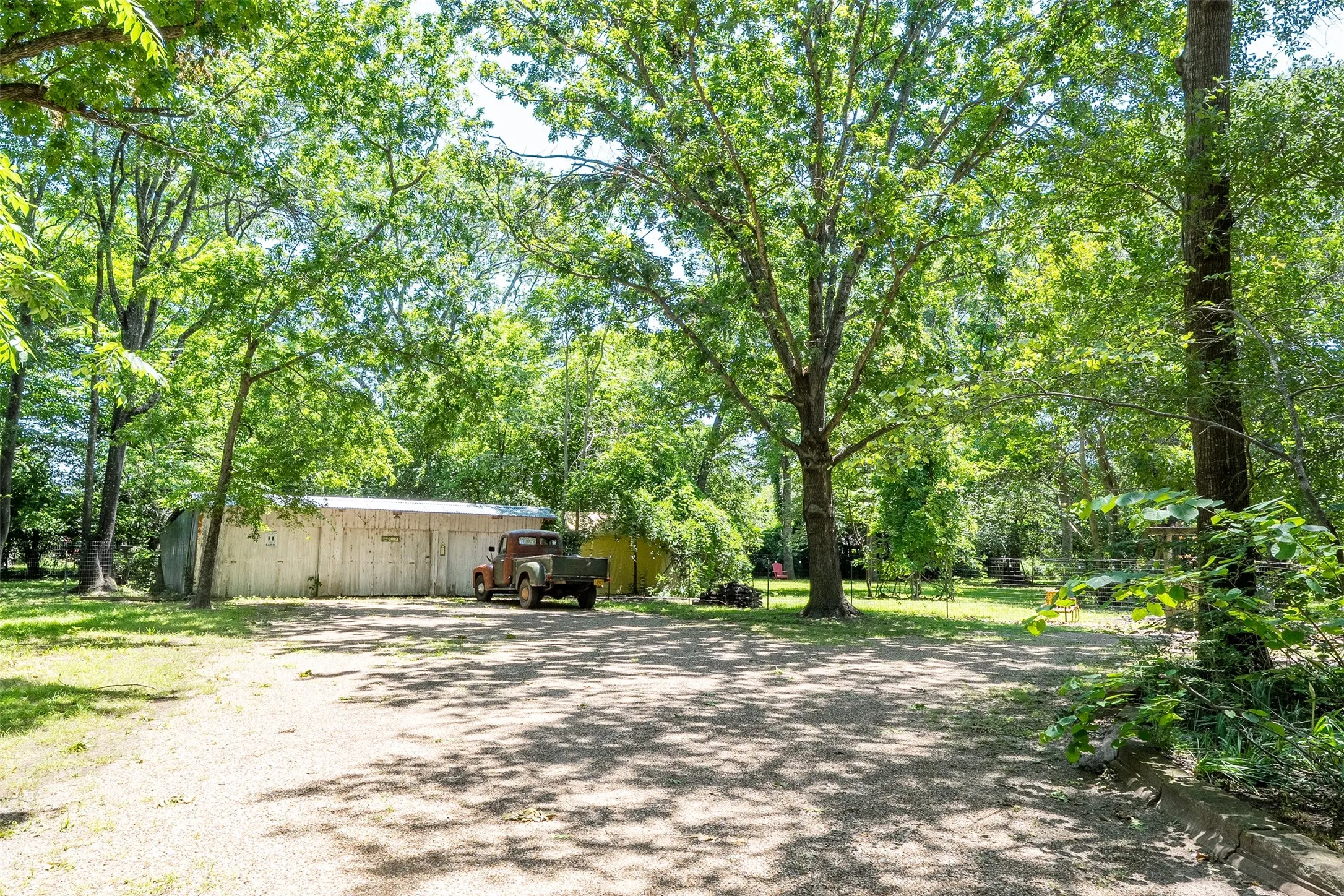 Single Family Residence For Sale in Kaufman County , 508 N Virginia Street, Terrell, Texas 75160, 5 Bedroom, 3 Bathroom, 3 Garage spaces, 3,464 Sqft, built in 1917, mls#21274223, Real Estate Agent in Terrell, Homes For Sale in Kaufman county, Homes For Sale in Terrell, Realtor in Terrell Texas, Real Estate Brokerage Independent Realty Texas, Luminita Cordes Realtor