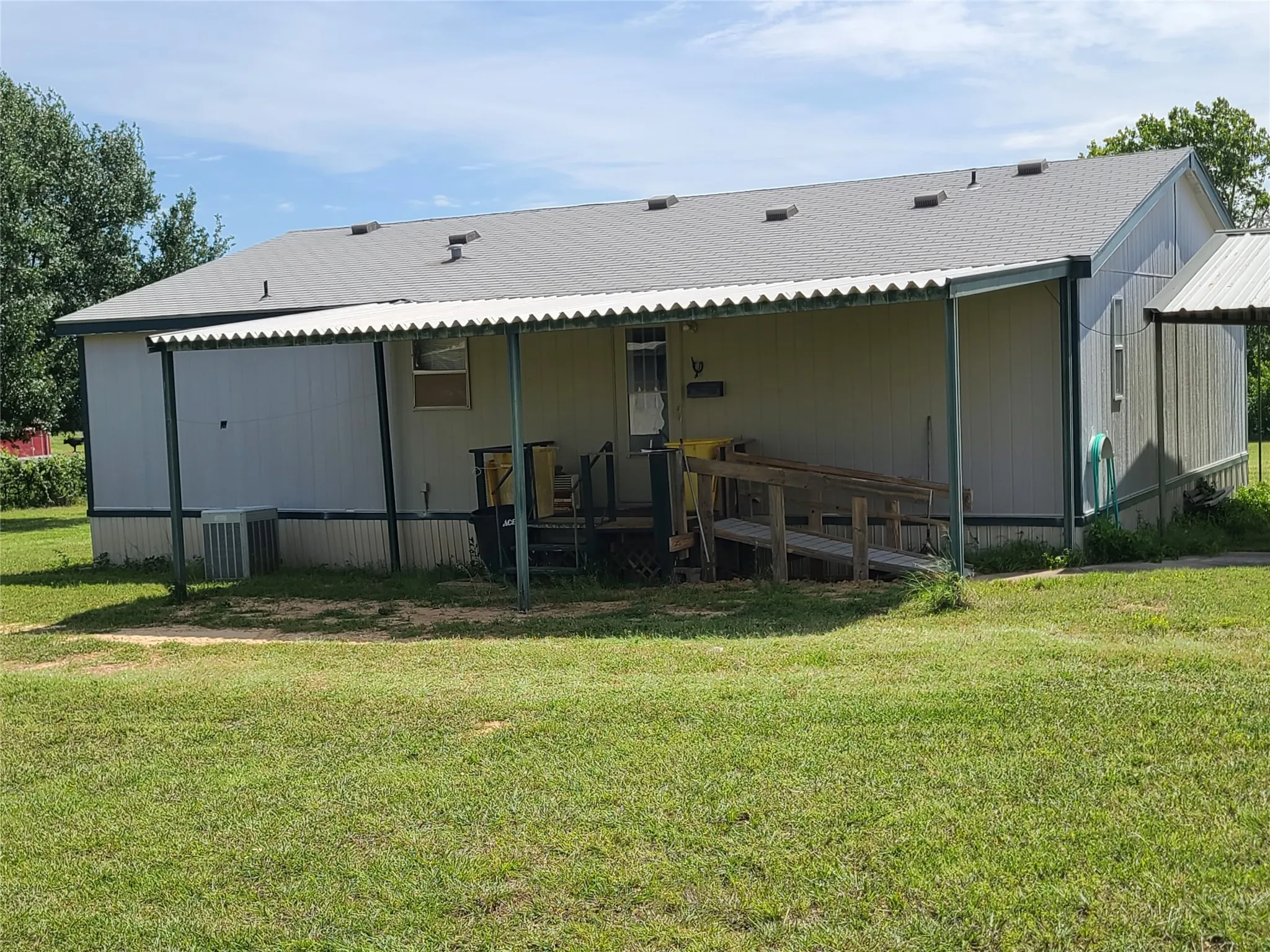 Back of House with Ramp
