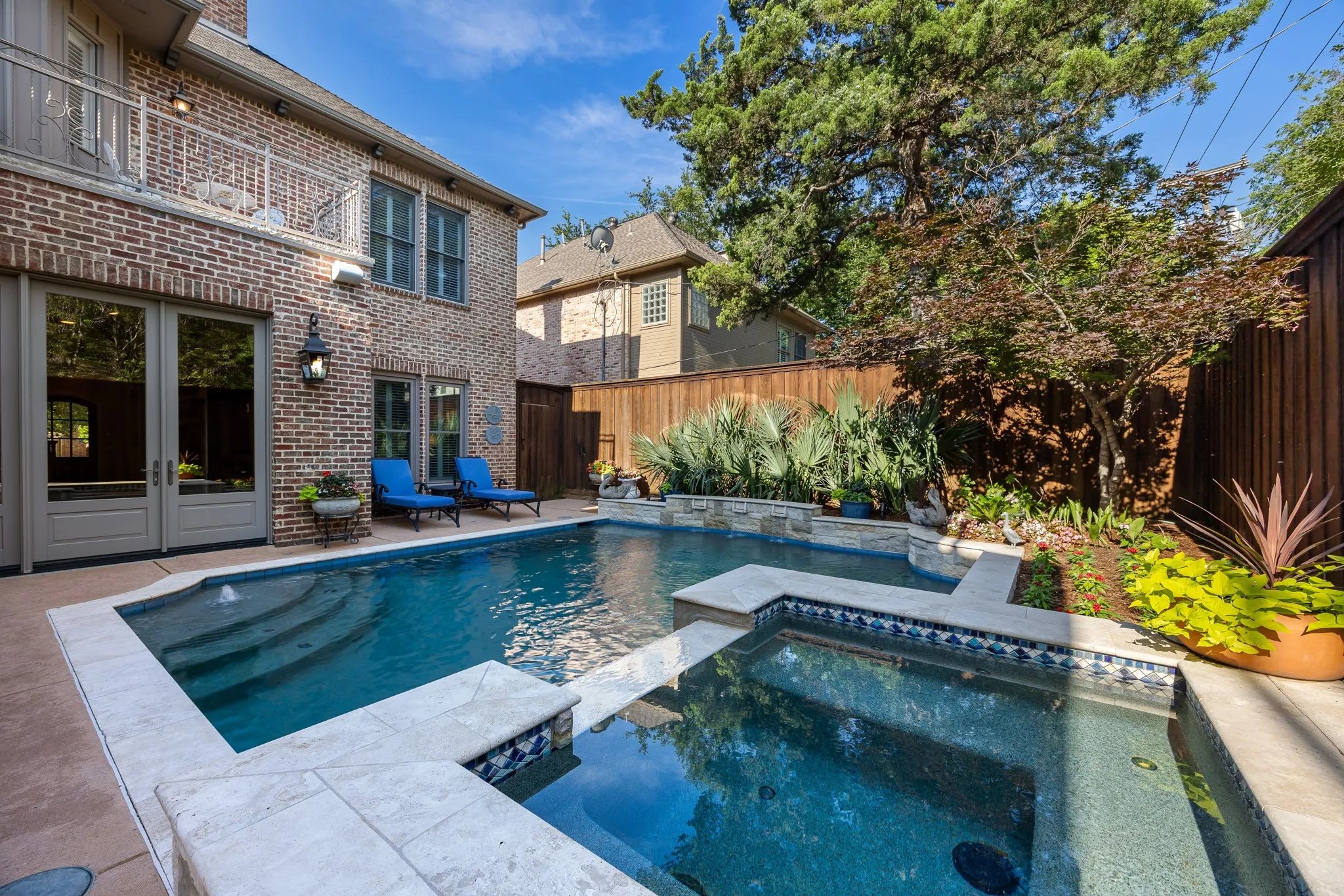 Single Family Residence For Sale in Dallas County , 7215 Centenary Avenue, Dallas, Texas 75225, 5 Bedroom, 5 Bathroom, 2 Garage spaces, 5,670 Sqft, built in 1998, mls#21272378, Real Estate Agent in Dallas, Homes For Sale in Dallas county, Homes For Sale in Dallas, Realtor in Dallas Texas, Real Estate Brokerage Independent Realty Texas, Luminita Cordes Realtor