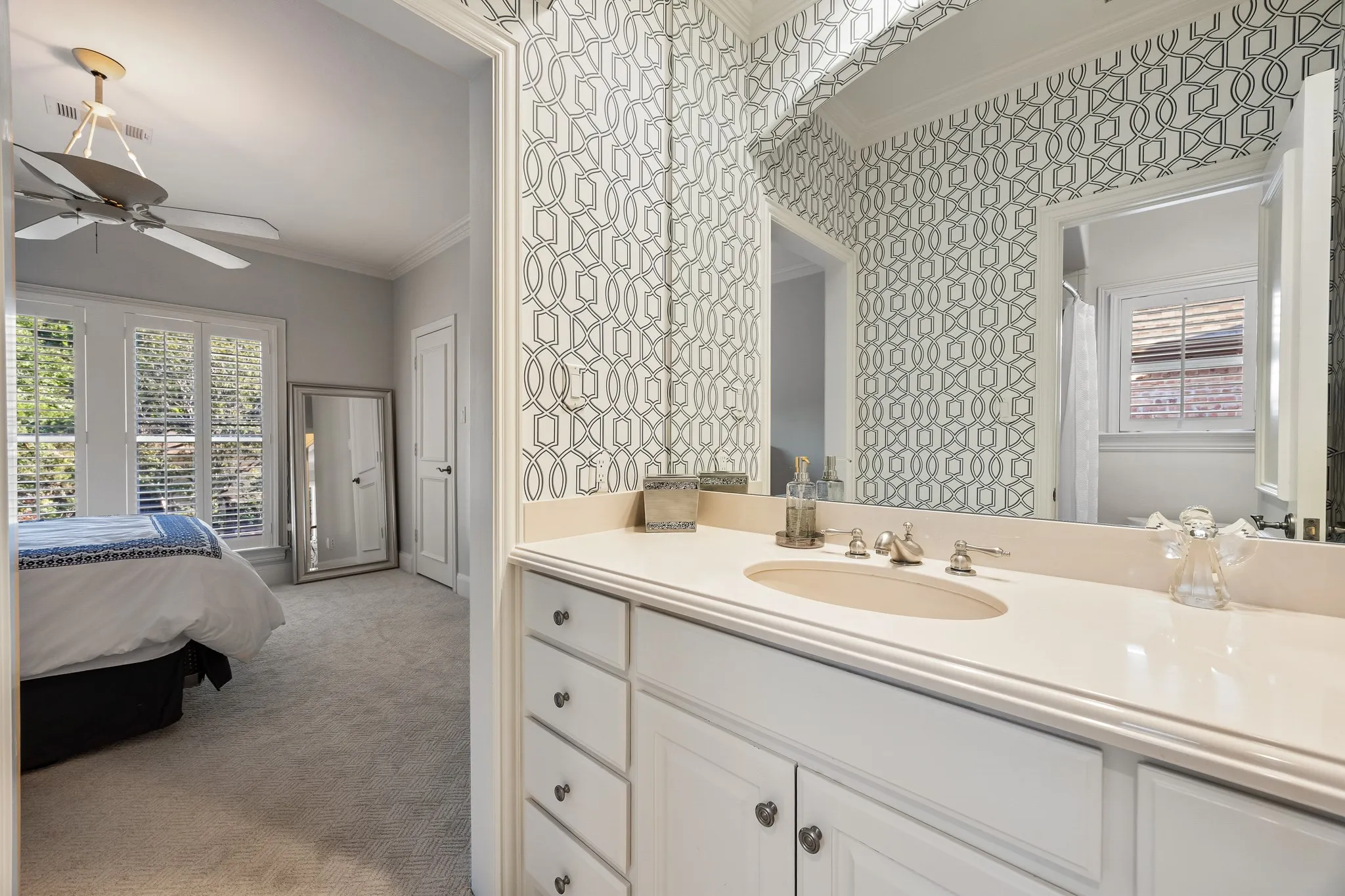Jack and Jill Upstairs Full Bathroom