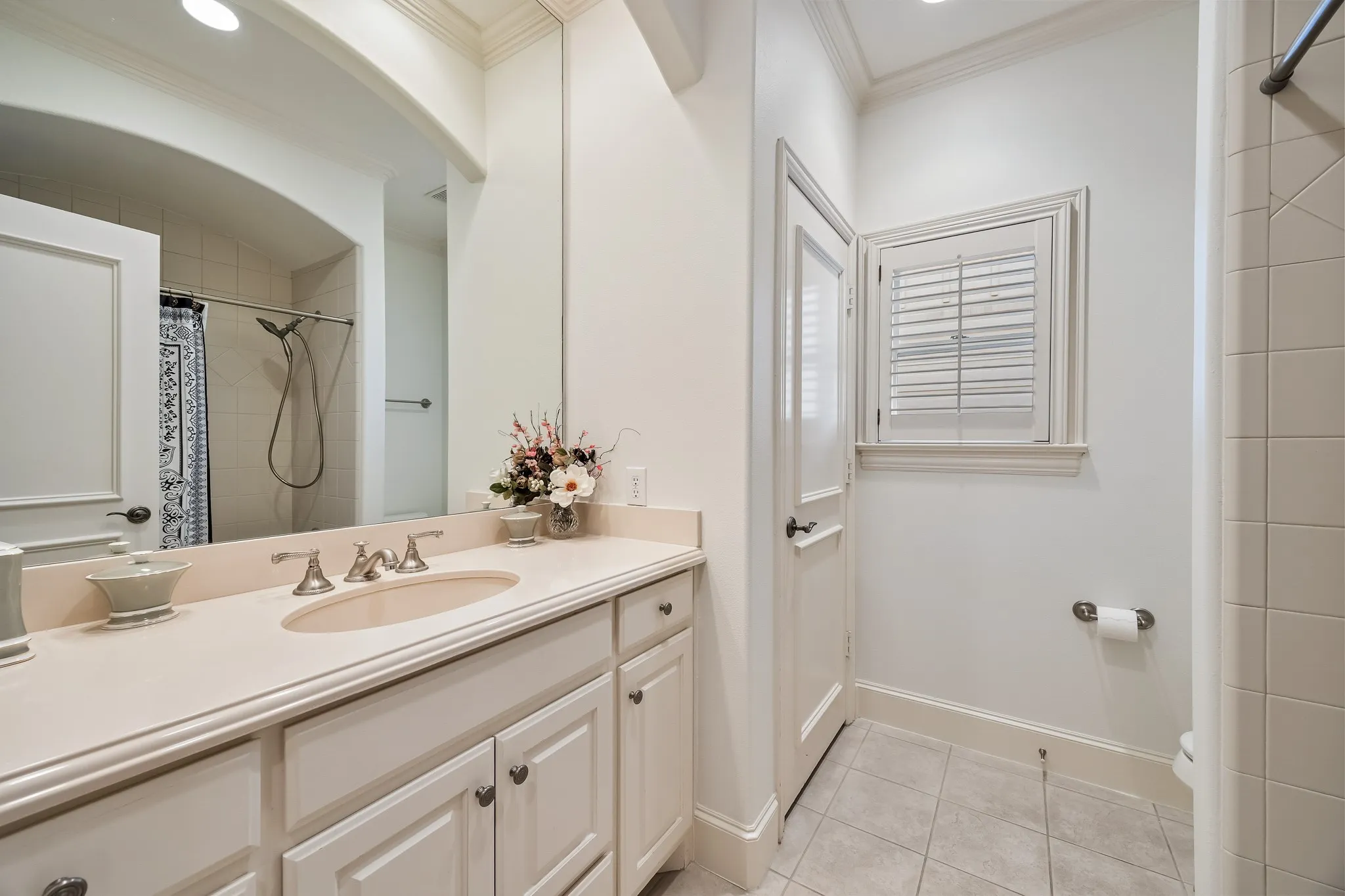 2nd Floor Additional Full Bathroom