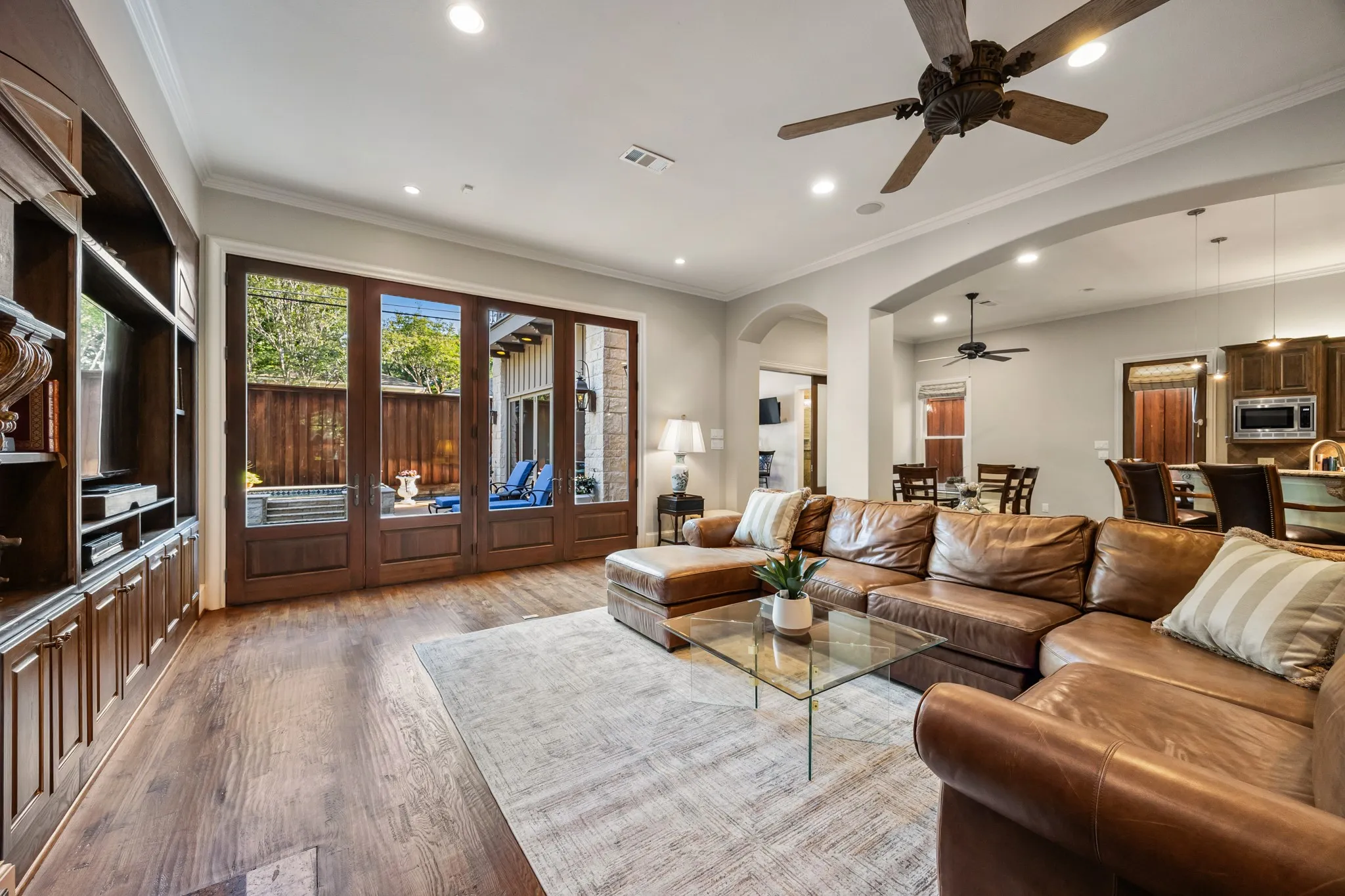 Single Family Residence For Sale in Dallas County , 7215 Centenary Avenue, Dallas, Texas 75225, 5 Bedroom, 5 Bathroom, 2 Garage spaces, 5,670 Sqft, built in 1998, mls#21272378, Real Estate Agent in Dallas, Homes For Sale in Dallas county, Homes For Sale in Dallas, Realtor in Dallas Texas, Real Estate Brokerage Independent Realty Texas, Luminita Cordes Realtor