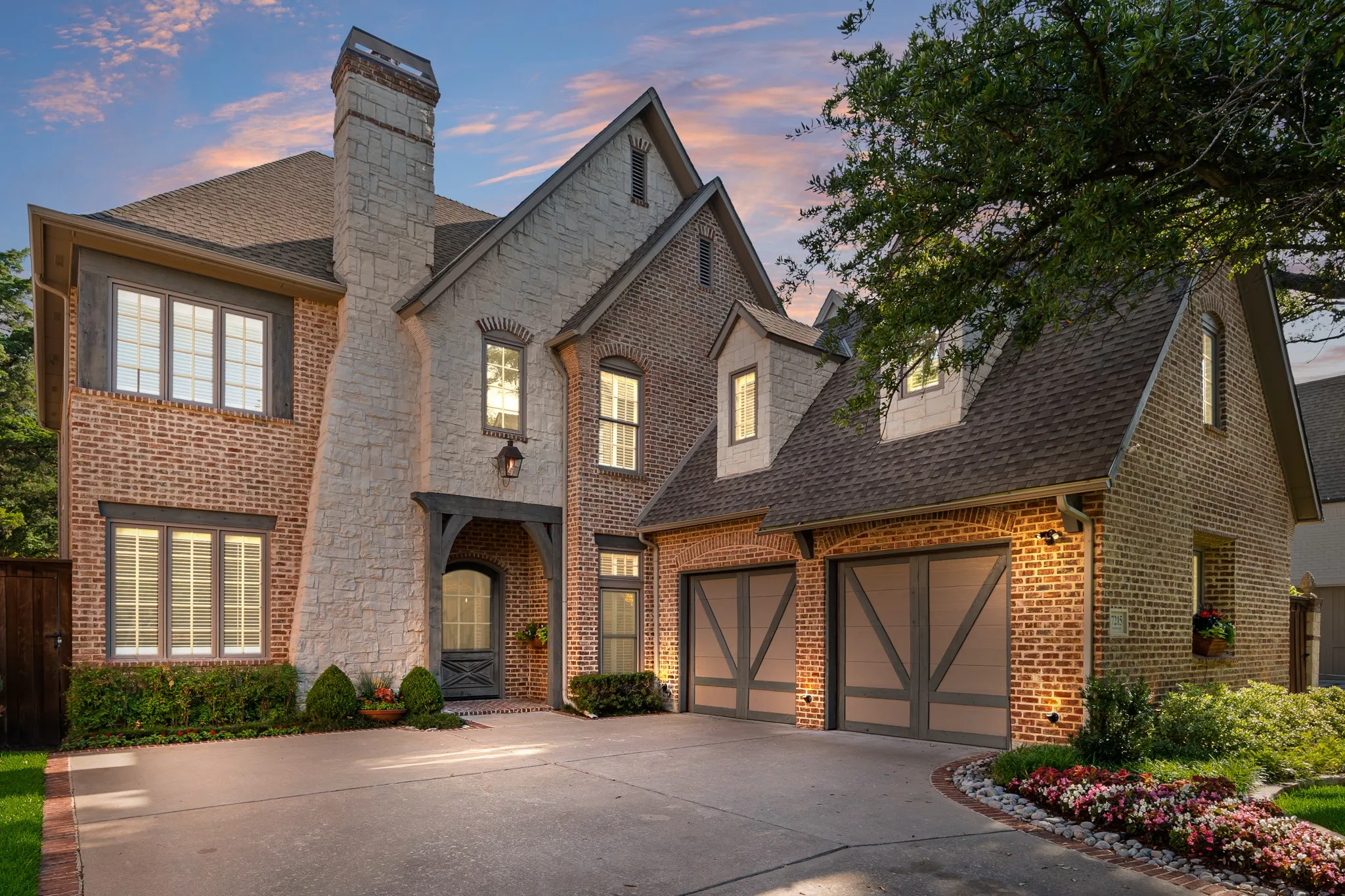 Single Family Residence For Sale in Dallas County , 7215 Centenary Avenue, Dallas, Texas 75225, 5 Bedroom, 5 Bathroom, 2 Garage spaces, 5,670 Sqft, built in 1998, mls#21272378, Real Estate Agent in Dallas, Homes For Sale in Dallas county, Homes For Sale in Dallas, Realtor in Dallas Texas, Real Estate Brokerage Independent Realty Texas, Luminita Cordes Realtor