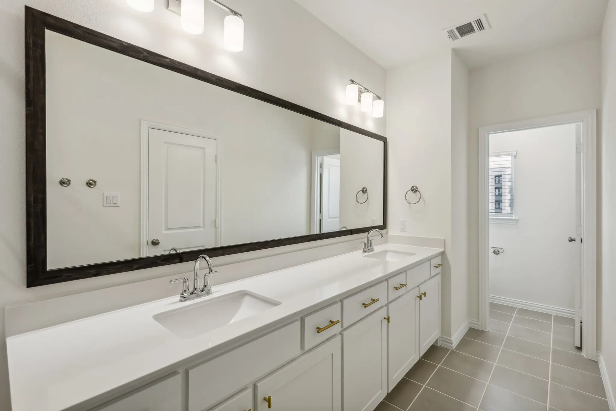 Townhouse For Rent in Dallas County , 3705 Pierce Lane, Grand Prairie, Texas 75052, 3 Bedrooms, 3 Bathrooms, 2 Garage spaces, 1,819 Sqft, built in 2024, Price $3,000, mls#21271119, Real Estate Agent in Grand Prairie, Homes For Rent in Dallas county, Homes For Rent in Grand Prairie, Realtor in Grand Prairie Texas, Real Estate Brokerage Independent Realty Texas, Luminita Cordes Realtor