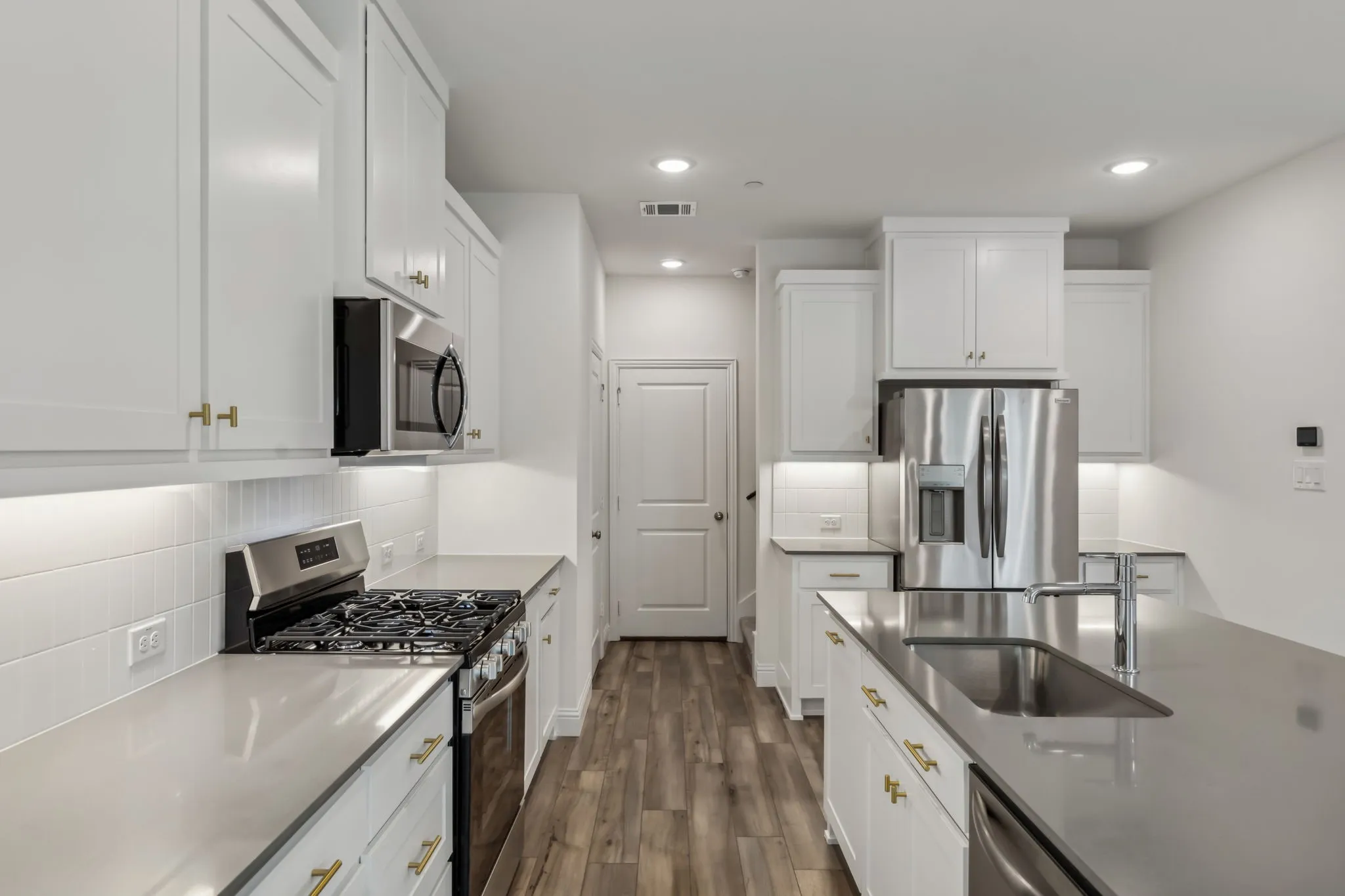 Townhouse For Rent in Dallas County , 3705 Pierce Lane, Grand Prairie, Texas 75052, 3 Bedrooms, 3 Bathrooms, 2 Garage spaces, 1,819 Sqft, built in 2024, Price $3,000, mls#21271119, Real Estate Agent in Grand Prairie, Homes For Rent in Dallas county, Homes For Rent in Grand Prairie, Realtor in Grand Prairie Texas, Real Estate Brokerage Independent Realty Texas, Luminita Cordes Realtor