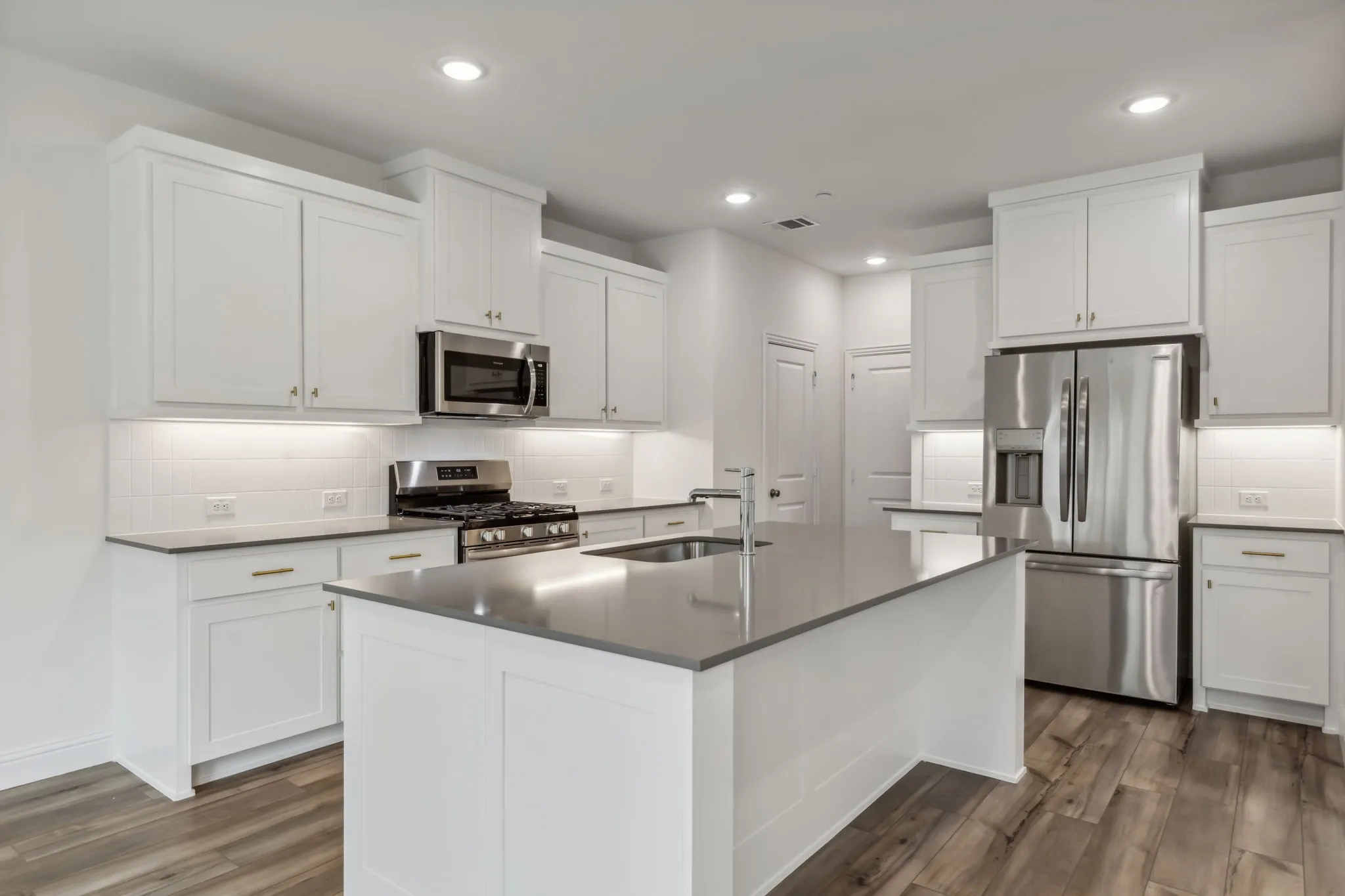 Townhouse For Rent in Dallas County , 3705 Pierce Lane, Grand Prairie, Texas 75052, 3 Bedrooms, 3 Bathrooms, 2 Garage spaces, 1,819 Sqft, built in 2024, Price $3,000, mls#21271119, Real Estate Agent in Grand Prairie, Homes For Rent in Dallas county, Homes For Rent in Grand Prairie, Realtor in Grand Prairie Texas, Real Estate Brokerage Independent Realty Texas, Luminita Cordes Realtor