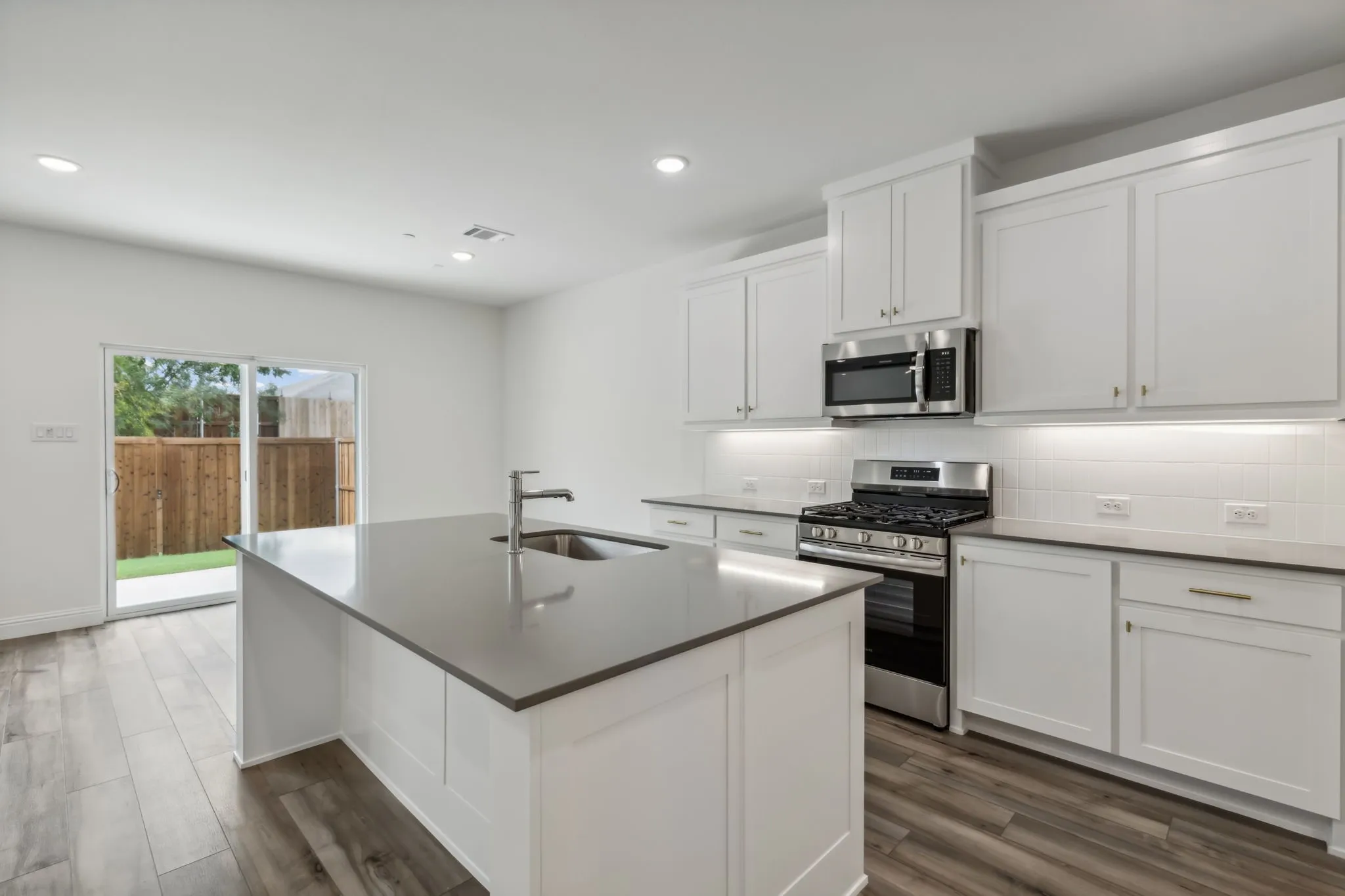 Townhouse For Rent in Dallas County , 3705 Pierce Lane, Grand Prairie, Texas 75052, 3 Bedrooms, 3 Bathrooms, 2 Garage spaces, 1,819 Sqft, built in 2024, Price $3,000, mls#21271119, Real Estate Agent in Grand Prairie, Homes For Rent in Dallas county, Homes For Rent in Grand Prairie, Realtor in Grand Prairie Texas, Real Estate Brokerage Independent Realty Texas, Luminita Cordes Realtor