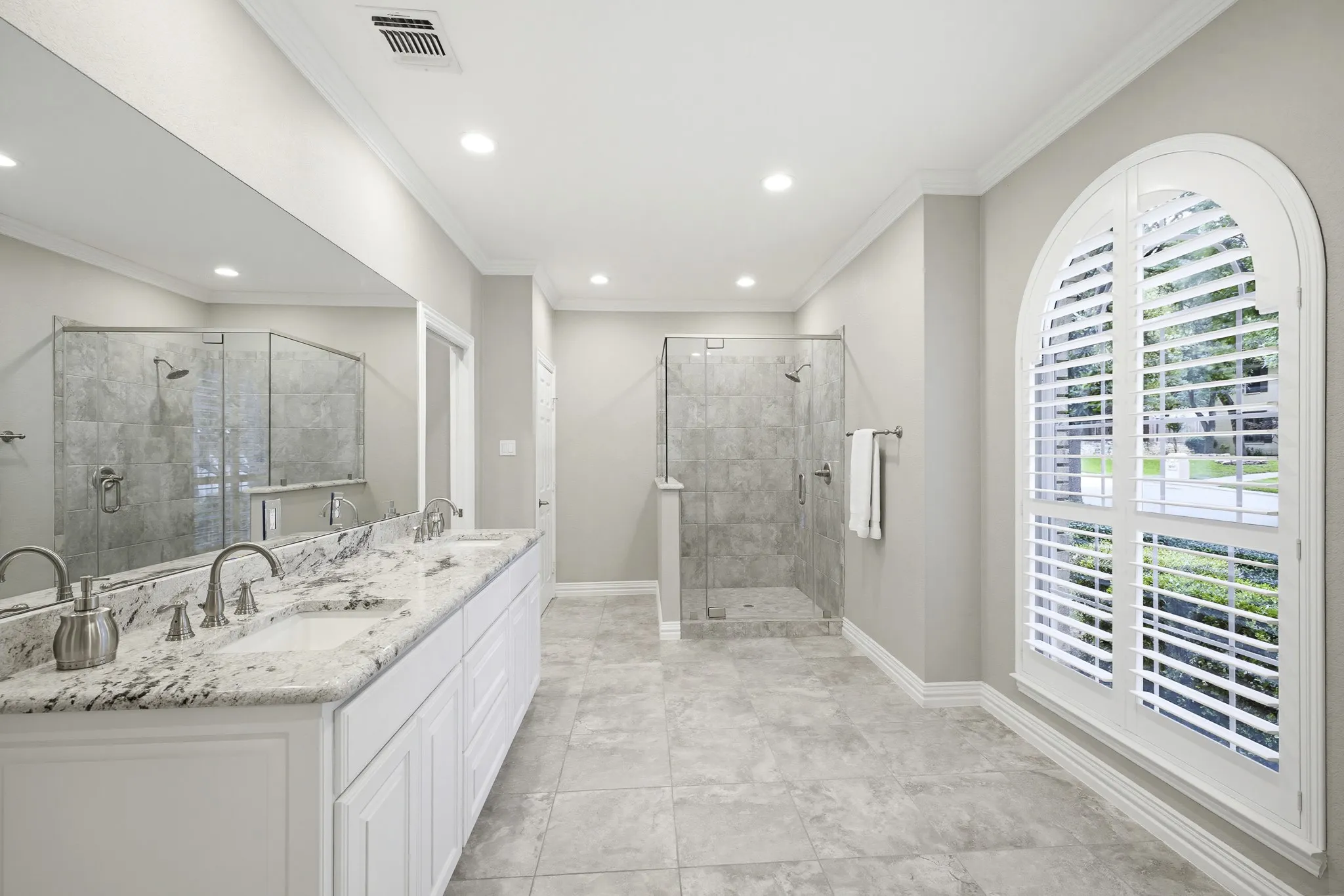 Single Family Residence For Sale in Tarrant County , 6524 Shoal Creek Road, Fort Worth, Texas 76132, 3 Bedrooms, 3 Bathrooms, 3 Garage spaces, 3,008 Sqft, built in 1994, Price $975,000, mls#21271057, Real Estate Agent in Fort Worth, Homes For Sale in Tarrant county, Homes For Sale in Fort Worth, Realtor in Fort Worth Texas, Real Estate Brokerage Independent Realty Texas, Luminita Cordes Realtor