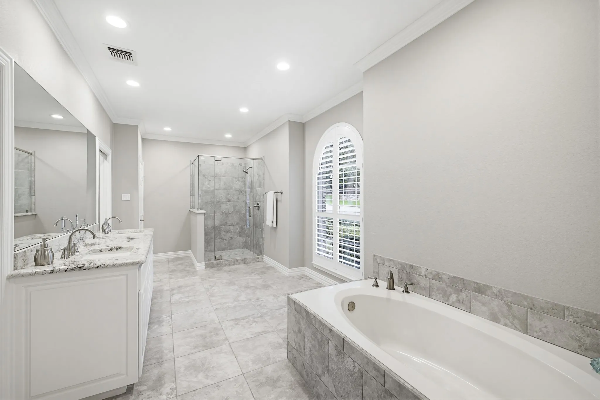 Single Family Residence For Sale in Tarrant County , 6524 Shoal Creek Road, Fort Worth, Texas 76132, 3 Bedrooms, 3 Bathrooms, 3 Garage spaces, 3,008 Sqft, built in 1994, Price $975,000, mls#21271057, Real Estate Agent in Fort Worth, Homes For Sale in Tarrant county, Homes For Sale in Fort Worth, Realtor in Fort Worth Texas, Real Estate Brokerage Independent Realty Texas, Luminita Cordes Realtor
