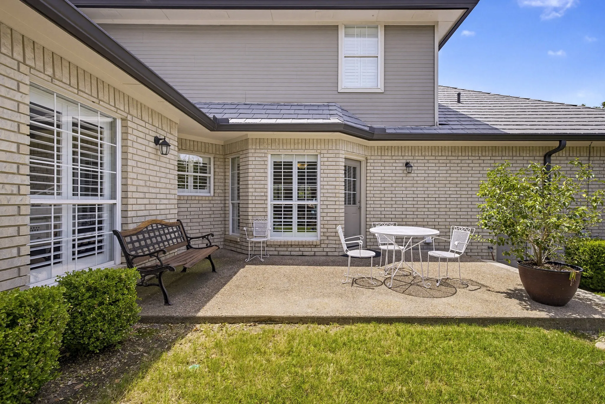 Single Family Residence For Sale in Tarrant County , 6524 Shoal Creek Road, Fort Worth, Texas 76132, 3 Bedrooms, 3 Bathrooms, 3 Garage spaces, 3,008 Sqft, built in 1994, Price $975,000, mls#21271057, Real Estate Agent in Fort Worth, Homes For Sale in Tarrant county, Homes For Sale in Fort Worth, Realtor in Fort Worth Texas, Real Estate Brokerage Independent Realty Texas, Luminita Cordes Realtor