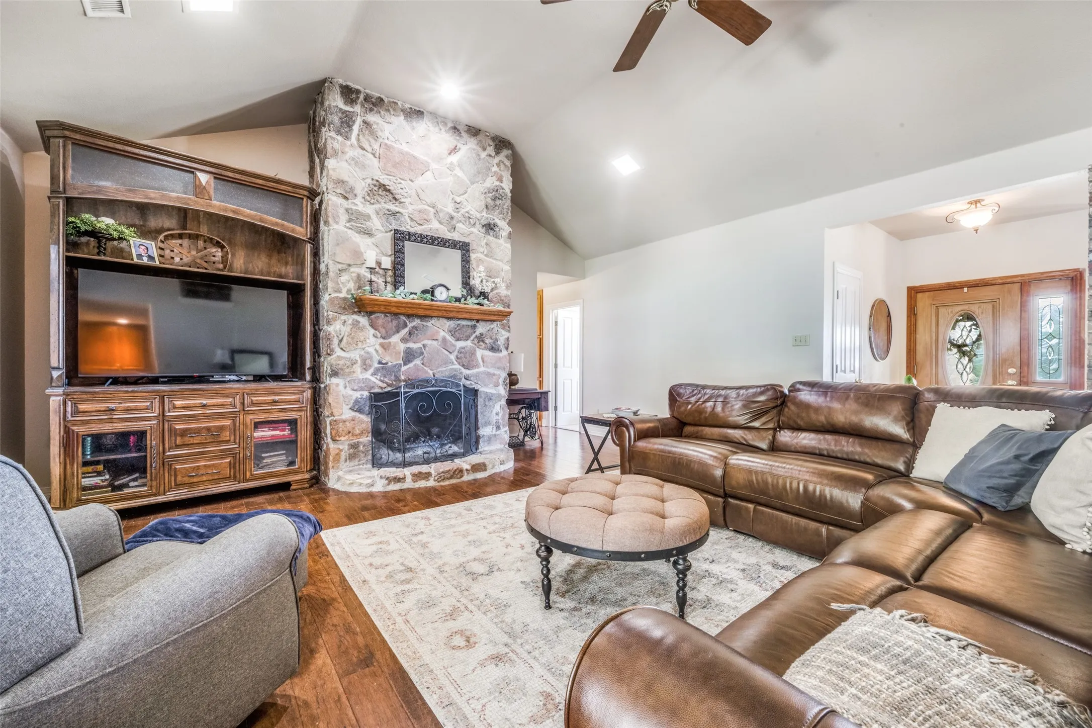 Single Family Residence For Sale in Wise County , 778 County Road 3141, Decatur, Texas 76234, 4 Bedrooms, 3 Bathrooms, 2 Garage spaces, 2,560 Sqft, built in 1993, Price $499,900, mls#21273560, Real Estate Agent in Decatur, Homes For Sale in Wise county, Homes For Sale in Decatur, Realtor in Decatur Texas, Real Estate Brokerage Independent Realty Texas, Luminita Cordes Realtor