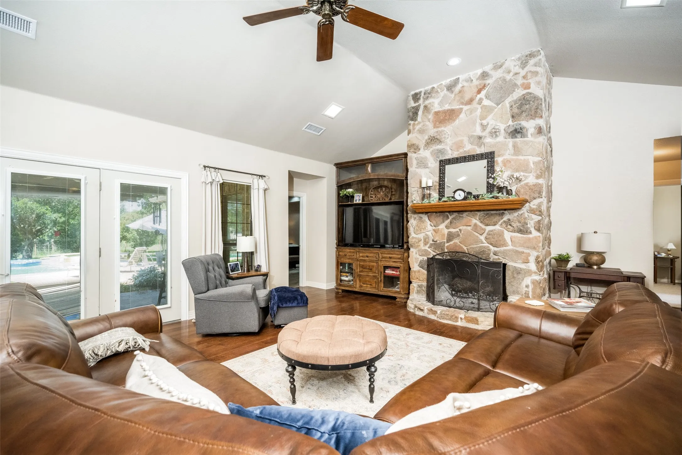 Single Family Residence For Sale in Wise County , 778 County Road 3141, Decatur, Texas 76234, 4 Bedrooms, 3 Bathrooms, 2 Garage spaces, 2,560 Sqft, built in 1993, Price $499,900, mls#21273560, Real Estate Agent in Decatur, Homes For Sale in Wise county, Homes For Sale in Decatur, Realtor in Decatur Texas, Real Estate Brokerage Independent Realty Texas, Luminita Cordes Realtor