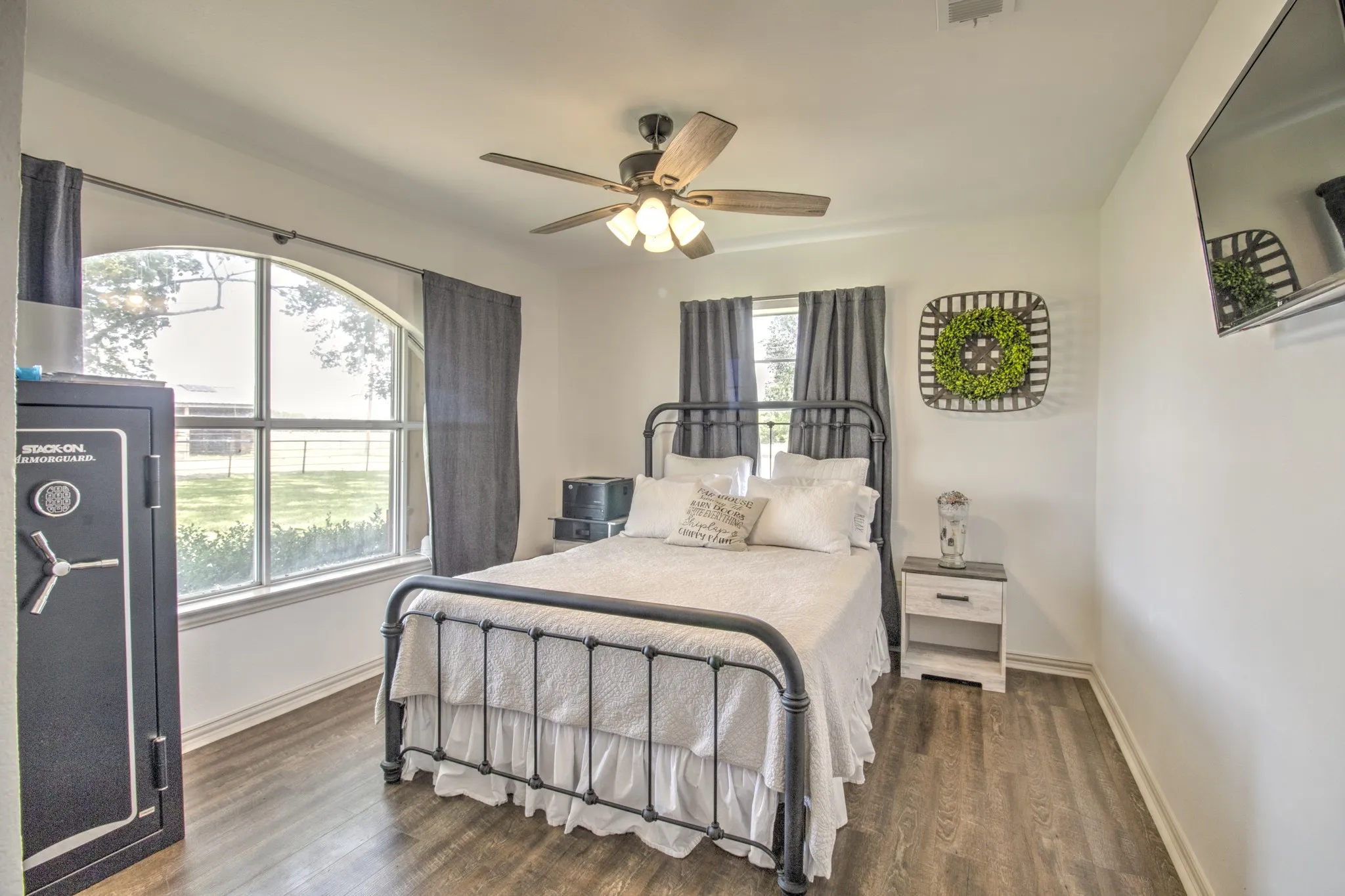 Beautiful Natural Lighting, fills this third bedroom!