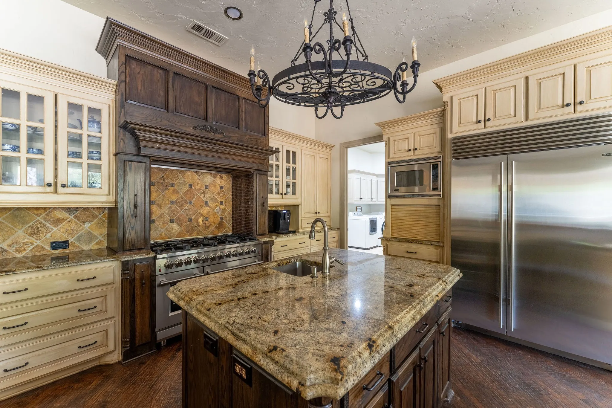 Single Family Residence For Sale in Rockwall County , 1709 Bison Meadow Lane, Heath, Texas 75032, 6 Bedroom, 6 Bathroom, 4 Garage spaces, 7,038 Sqft, built in 2005, Price $2,649,500, mls#21272318, Real Estate Agent in Heath, Homes For Sale in Rockwall county, Homes For Sale in Heath, Realtor in Heath Texas, Real Estate Brokerage Independent Realty Texas, Luminita Cordes Realtor