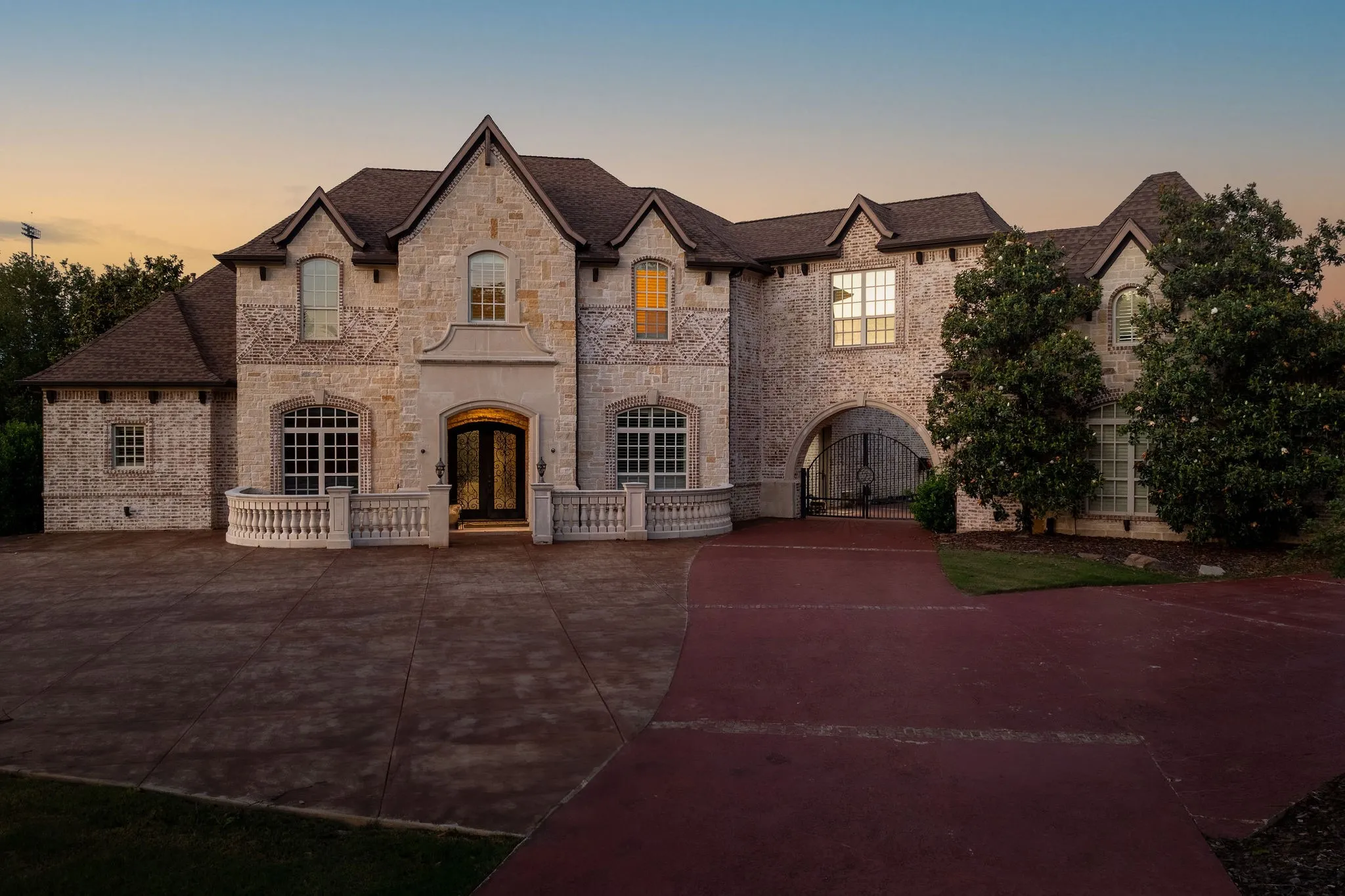 Single Family Residence For Sale in Rockwall County , 1709 Bison Meadow Lane, Heath, Texas 75032, 6 Bedroom, 6 Bathroom, 4 Garage spaces, 7,038 Sqft, built in 2005, Price $2,649,500, mls#21272318, Real Estate Agent in Heath, Homes For Sale in Rockwall county, Homes For Sale in Heath, Realtor in Heath Texas, Real Estate Brokerage Independent Realty Texas, Luminita Cordes Realtor