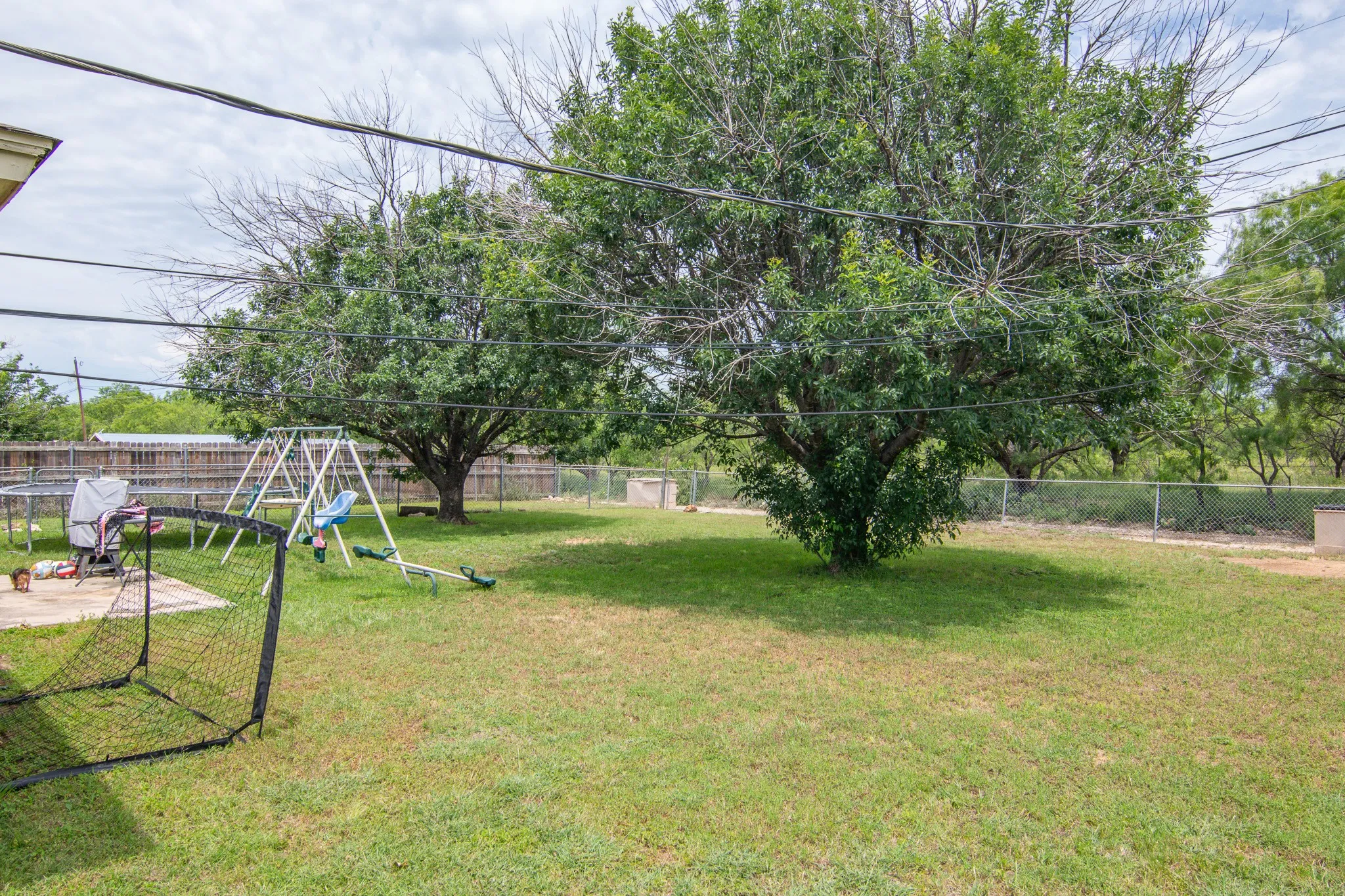 Single Family Residence For Sale in Brown County , 3814 Crestridge Drive, Brownwood, Texas 76801, 3 Bedroom, 2 Bathroom, 1 Garage spaces, 1,176 Sqft, built in 1977, mls#21274301, Real Estate Agent in Brownwood, Homes For Sale in Brown county, Homes For Sale in Brownwood, Realtor in Brownwood Texas, Real Estate Brokerage Independent Realty Texas, Luminita Cordes Realtor