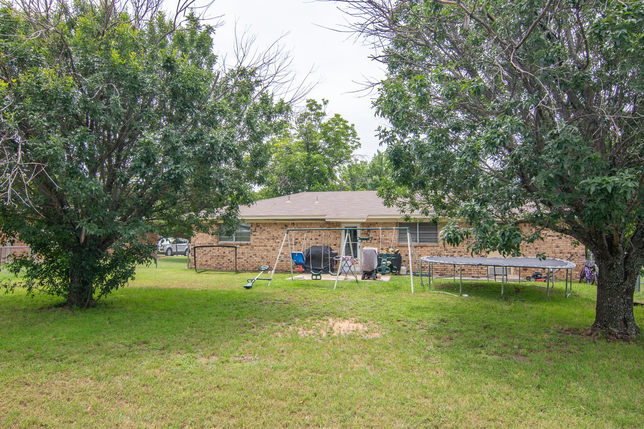 Single Family Residence For Sale in Brown County , 3814 Crestridge Drive, Brownwood, Texas 76801, 3 Bedroom, 2 Bathroom, 1 Garage spaces, 1,176 Sqft, built in 1977, mls#21274301, Real Estate Agent in Brownwood, Homes For Sale in Brown county, Homes For Sale in Brownwood, Realtor in Brownwood Texas, Real Estate Brokerage Independent Realty Texas, Luminita Cordes Realtor