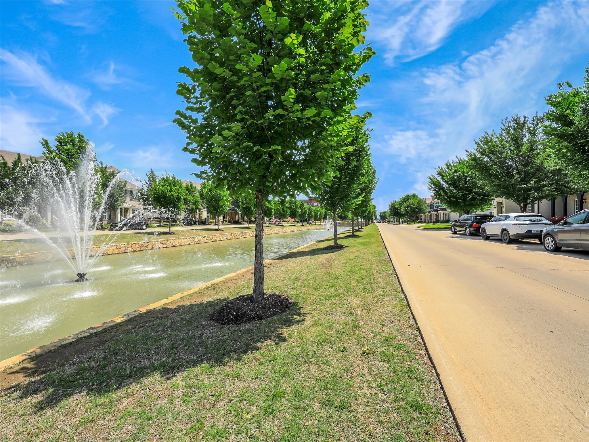 Canal and Fountain right outside the front door