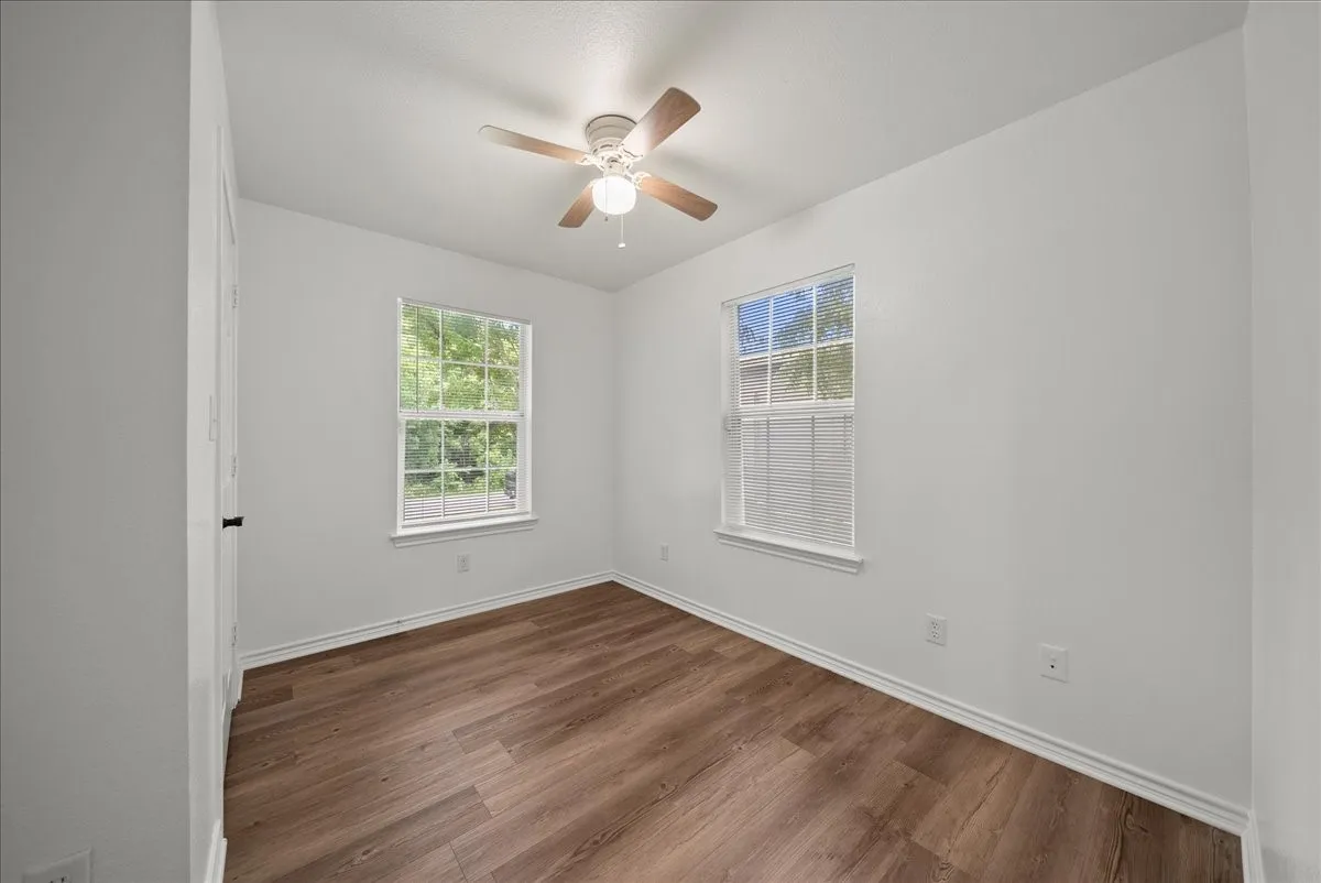 Single Family Residence For Rent in Grayson County , 404 W Day Street, Denison, Texas 75020, 3 Bedroom, 2 Bathroom, Garage spaces, 1,057 Sqft, built in 2007, mls#21274252, Real Estate Agent in Denison, Homes For Rent in Grayson county, Homes For Rent in Denison, Realtor in Denison Texas, Real Estate Brokerage Independent Realty Texas, Luminita Cordes Realtor