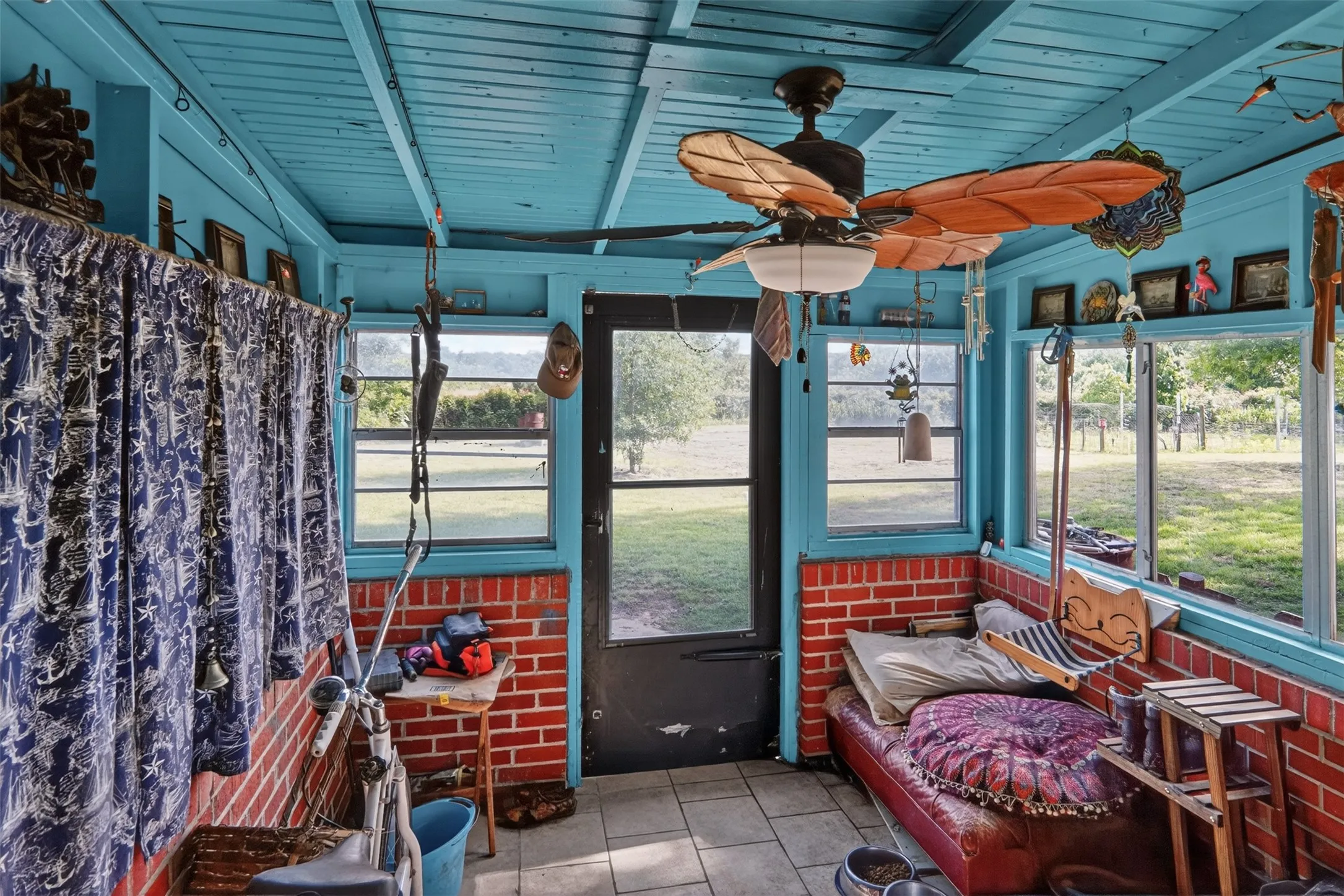 Single Family Residence For Sale in Lamar County , 615 W North Street, Blossom, Texas 75416, 4 Bedroom, 3 Bathroom, Garage spaces, 1,980 Sqft, built in 1970, mls#21274154, Real Estate Agent in Blossom, Homes For Sale in Lamar county, Homes For Sale in Blossom, Realtor in Blossom Texas, Real Estate Brokerage Independent Realty Texas, Luminita Cordes Realtor