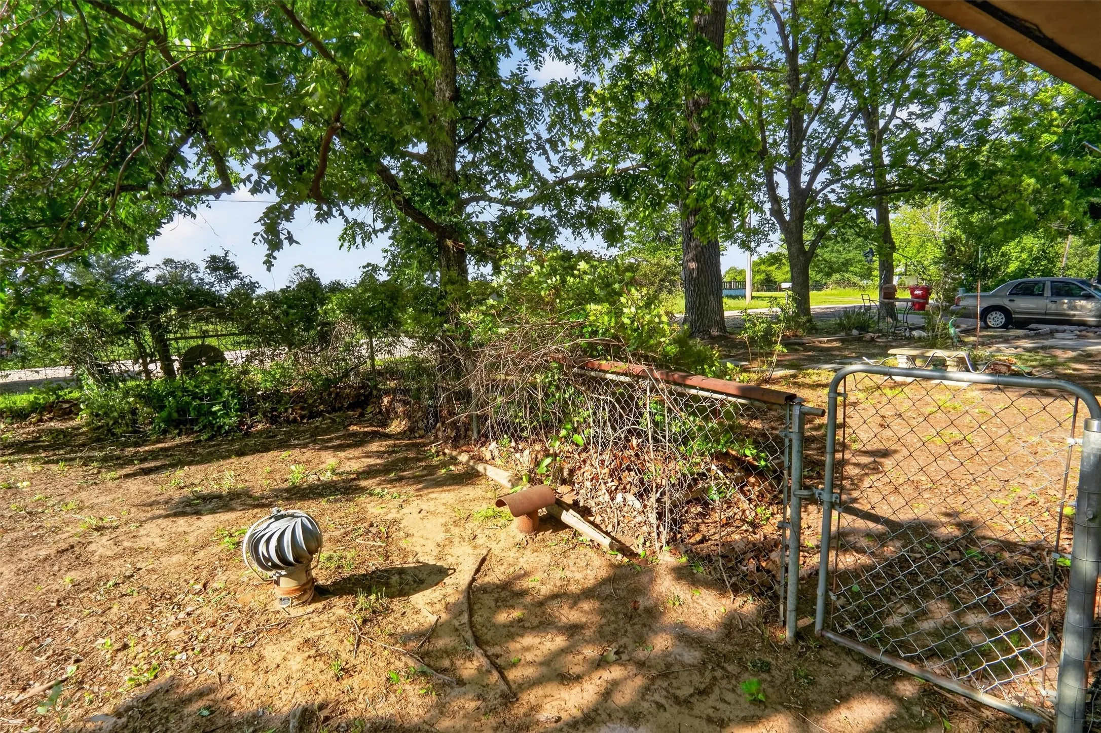 Single Family Residence For Sale in Lamar County , 615 W North Street, Blossom, Texas 75416, 4 Bedroom, 3 Bathroom, Garage spaces, 1,980 Sqft, built in 1970, mls#21274154, Real Estate Agent in Blossom, Homes For Sale in Lamar county, Homes For Sale in Blossom, Realtor in Blossom Texas, Real Estate Brokerage Independent Realty Texas, Luminita Cordes Realtor