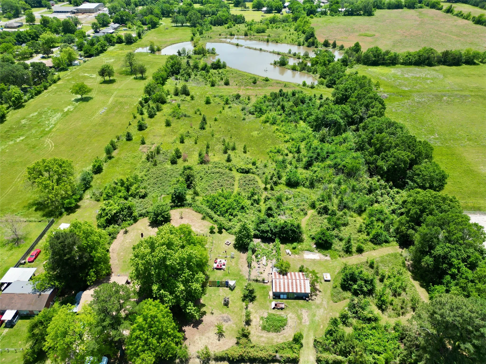 Single Family Residence For Sale in Lamar County , 615 W North Street, Blossom, Texas 75416, 4 Bedroom, 3 Bathroom, Garage spaces, 1,980 Sqft, built in 1970, mls#21274154, Real Estate Agent in Blossom, Homes For Sale in Lamar county, Homes For Sale in Blossom, Realtor in Blossom Texas, Real Estate Brokerage Independent Realty Texas, Luminita Cordes Realtor