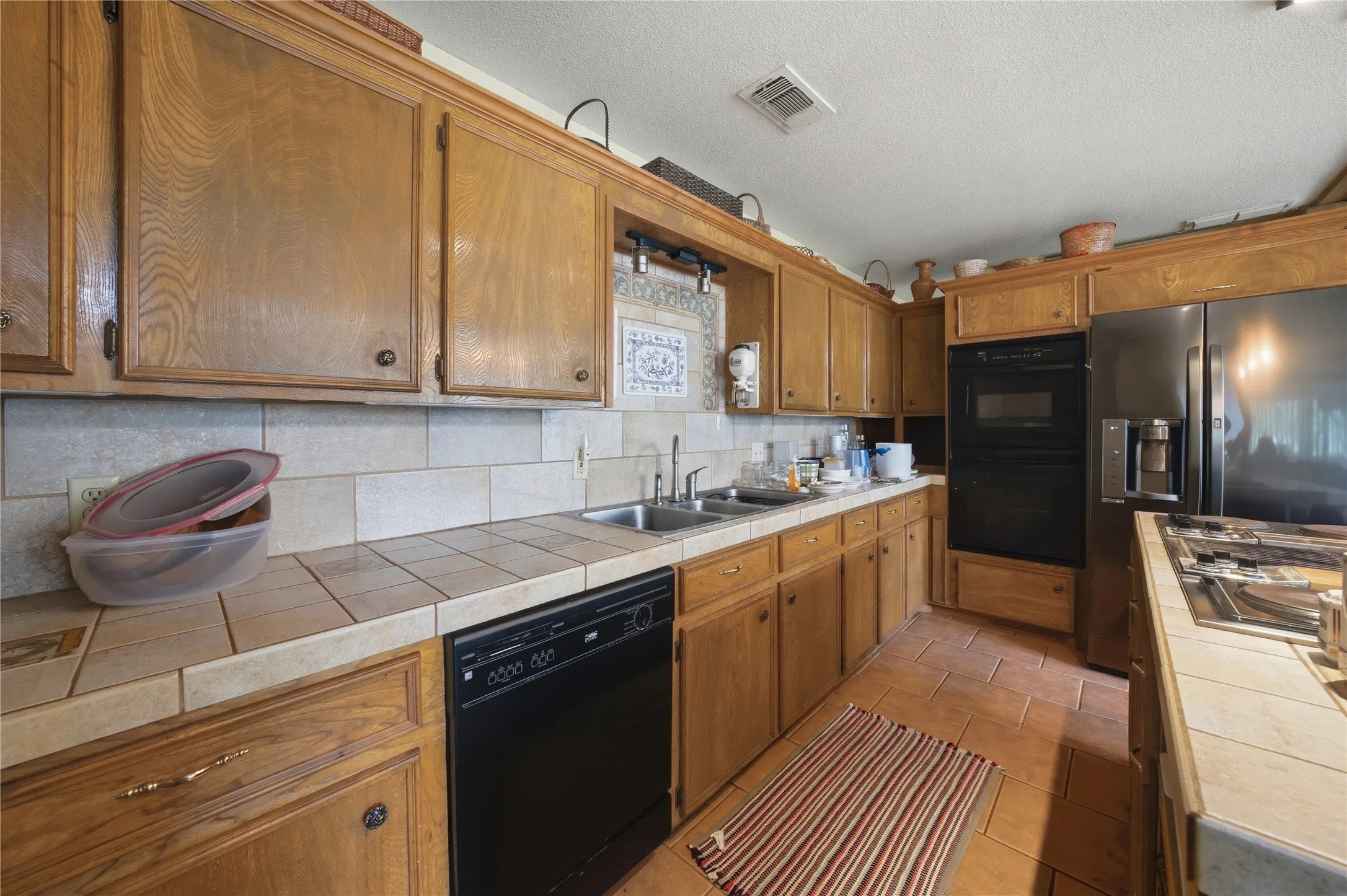 Single Family Residence For Sale in Henderson County , 115 Imperial Drive, Mabank, Texas 75156, 3 Bedrooms, 2 Bathrooms, 1 Garage spaces, 2,291 Sqft, built in 1982, Price $350,000, mls#21267871, Real Estate Agent in Mabank, Homes For Sale in Henderson county, Homes For Sale in Mabank, Realtor in Mabank Texas, Real Estate Brokerage Independent Realty Texas, Luminita Cordes Realtor