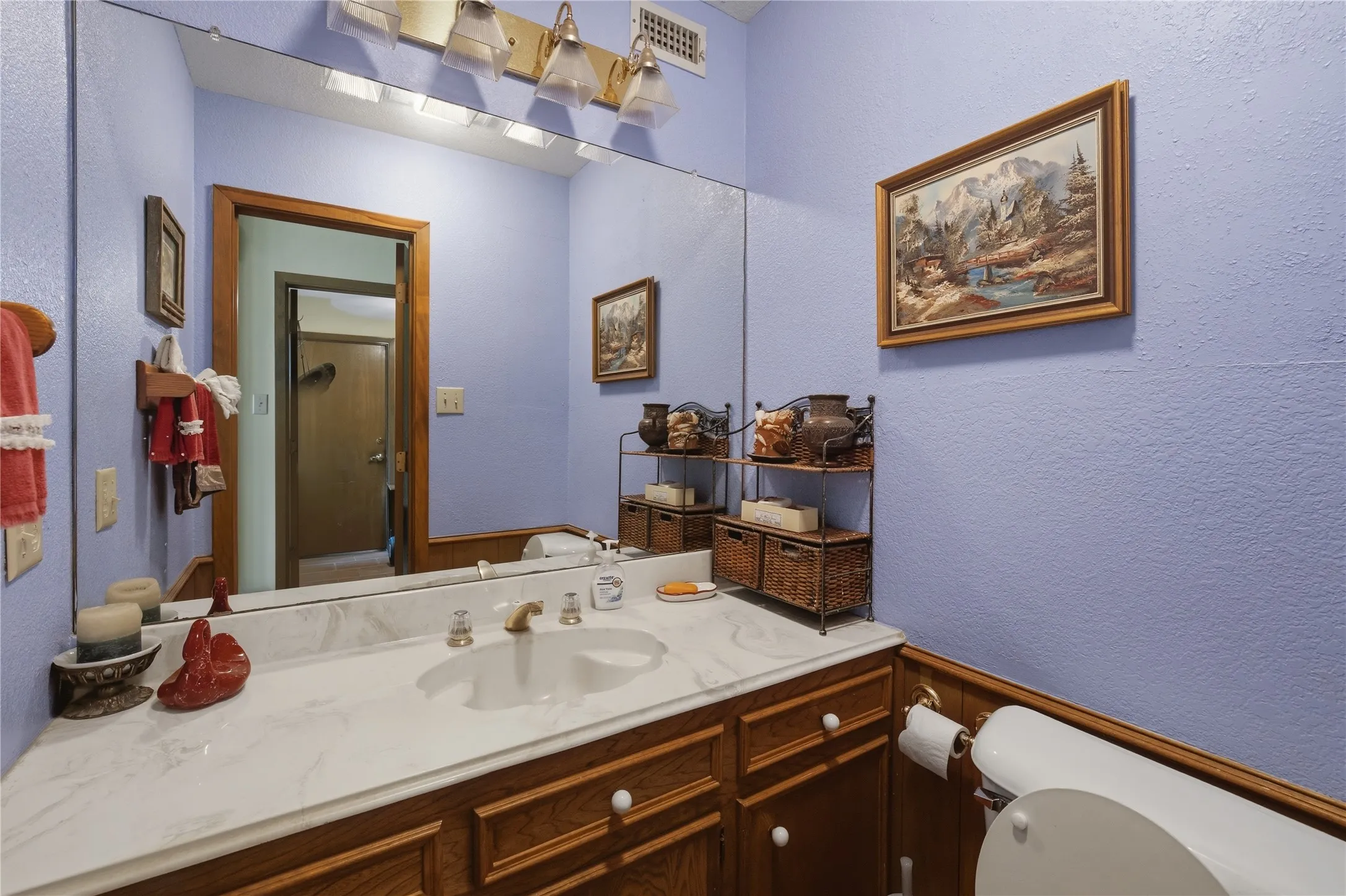 Single Family Residence For Sale in Henderson County , 115 Imperial Drive, Mabank, Texas 75156, 3 Bedrooms, 2 Bathrooms, 1 Garage spaces, 2,291 Sqft, built in 1982, Price $350,000, mls#21267871, Real Estate Agent in Mabank, Homes For Sale in Henderson county, Homes For Sale in Mabank, Realtor in Mabank Texas, Real Estate Brokerage Independent Realty Texas, Luminita Cordes Realtor