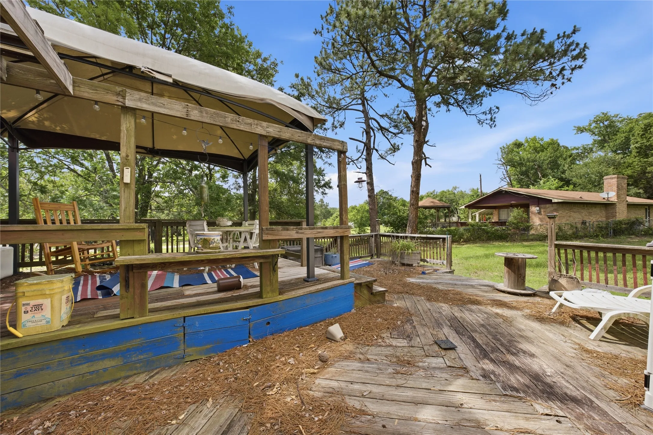 Single Family Residence For Sale in Henderson County , 115 Imperial Drive, Mabank, Texas 75156, 3 Bedrooms, 2 Bathrooms, 1 Garage spaces, 2,291 Sqft, built in 1982, Price $350,000, mls#21267871, Real Estate Agent in Mabank, Homes For Sale in Henderson county, Homes For Sale in Mabank, Realtor in Mabank Texas, Real Estate Brokerage Independent Realty Texas, Luminita Cordes Realtor