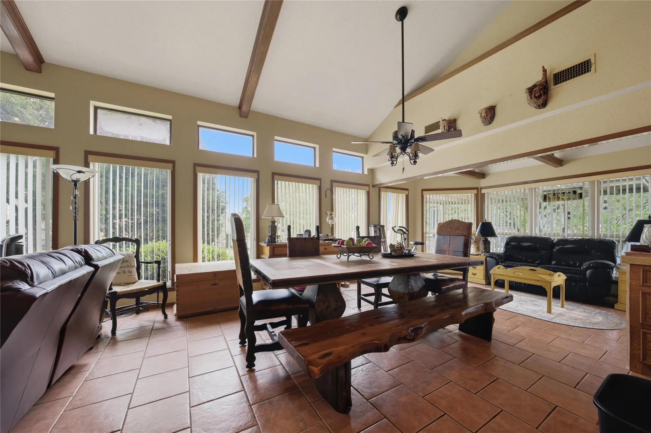 Single Family Residence For Sale in Henderson County , 115 Imperial Drive, Mabank, Texas 75156, 3 Bedrooms, 2 Bathrooms, 1 Garage spaces, 2,291 Sqft, built in 1982, Price $350,000, mls#21267871, Real Estate Agent in Mabank, Homes For Sale in Henderson county, Homes For Sale in Mabank, Realtor in Mabank Texas, Real Estate Brokerage Independent Realty Texas, Luminita Cordes Realtor