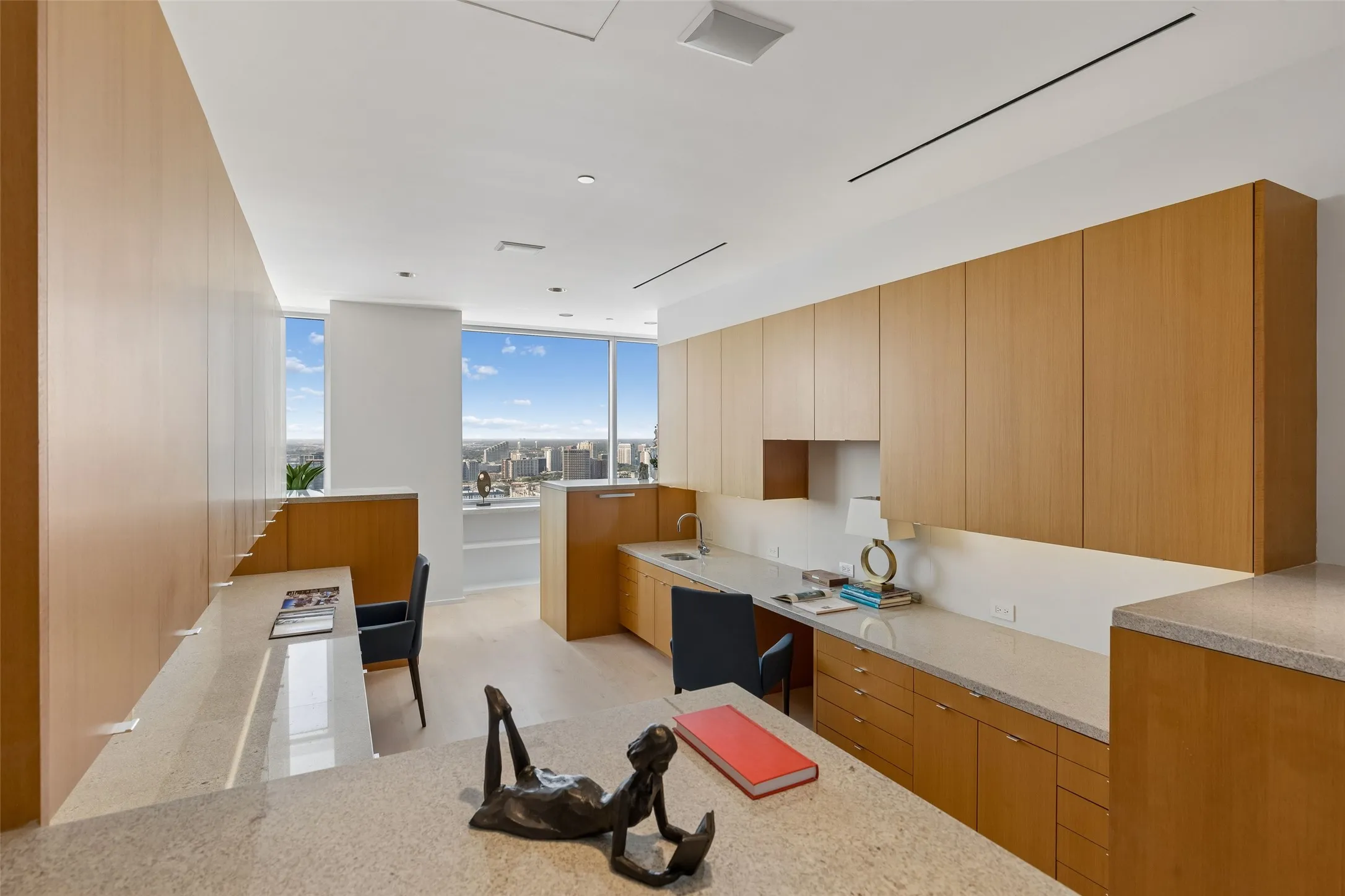 Condominium For Sale in Dallas County , 1717 Arts Plaza 2309, Dallas, Texas 75201, 3 Bedroom, 4 Bathroom, 3 Garage spaces, 4,839 Sqft, built in 2005, mls#21274073, Real Estate Agent in Dallas, Homes For Sale in Dallas county, Homes For Sale in Dallas, Realtor in Dallas Texas, Real Estate Brokerage Independent Realty Texas, Luminita Cordes Realtor