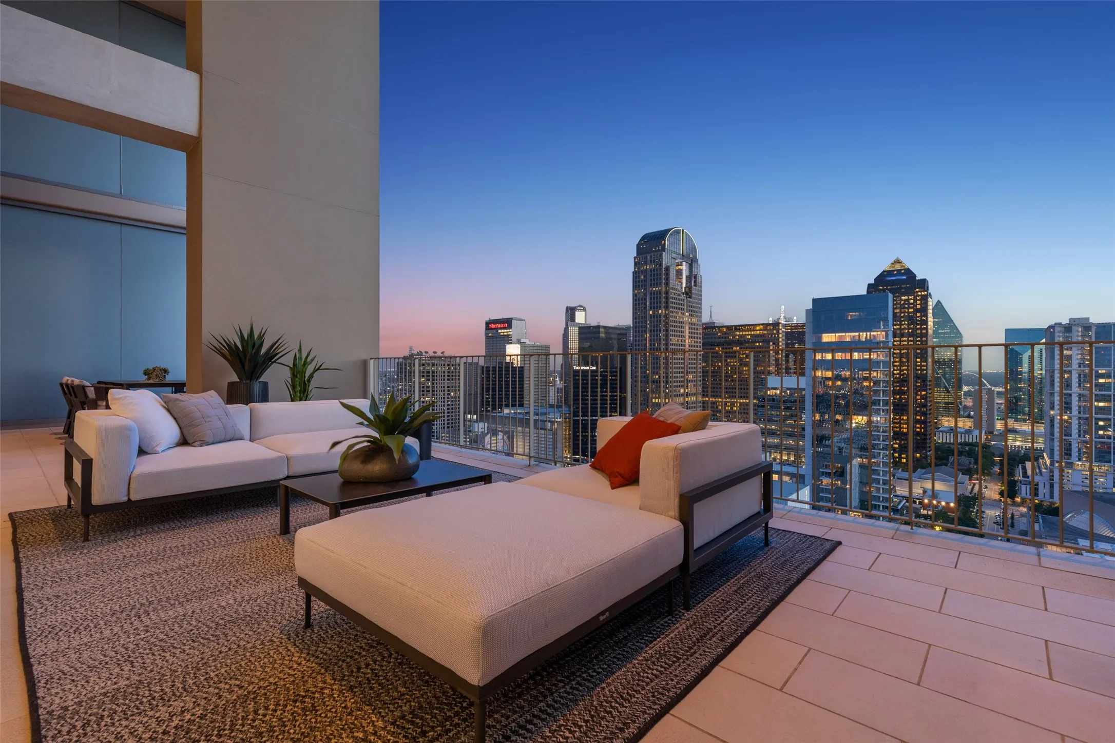 Condominium For Sale in Dallas County , 1717 Arts Plaza 2309, Dallas, Texas 75201, 3 Bedroom, 4 Bathroom, 3 Garage spaces, 4,839 Sqft, built in 2005, mls#21274073, Real Estate Agent in Dallas, Homes For Sale in Dallas county, Homes For Sale in Dallas, Realtor in Dallas Texas, Real Estate Brokerage Independent Realty Texas, Luminita Cordes Realtor